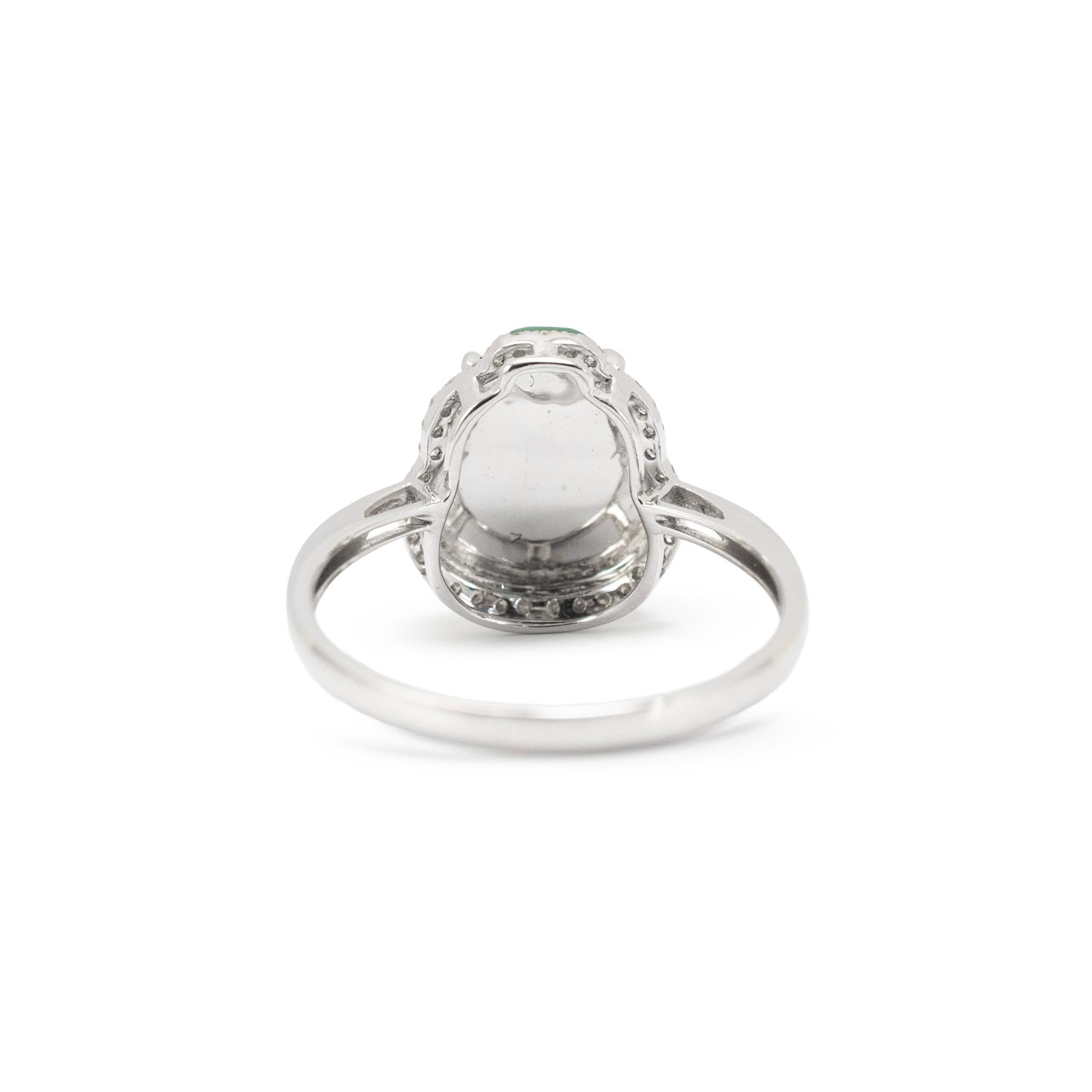 Donna Anello Cocktail in oro bianco 18 carati con giada birmana verde da 3,00 carati e diamanti in vendita