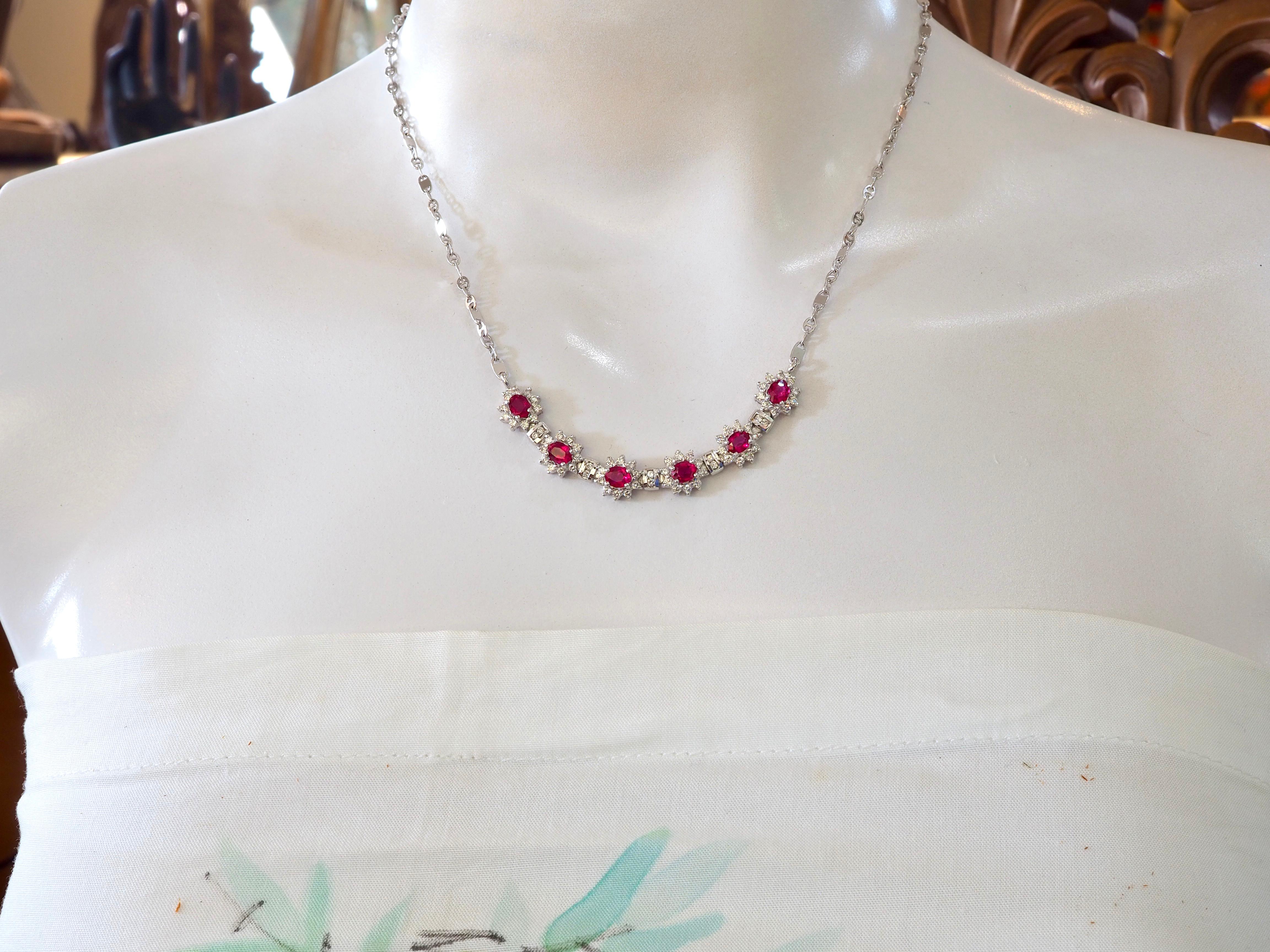Collar de cadena de oro blanco de 18 quilates con rubí rojo vivo de 3,05 ct y diamantes brillantes de 1,10 ct en venta 2