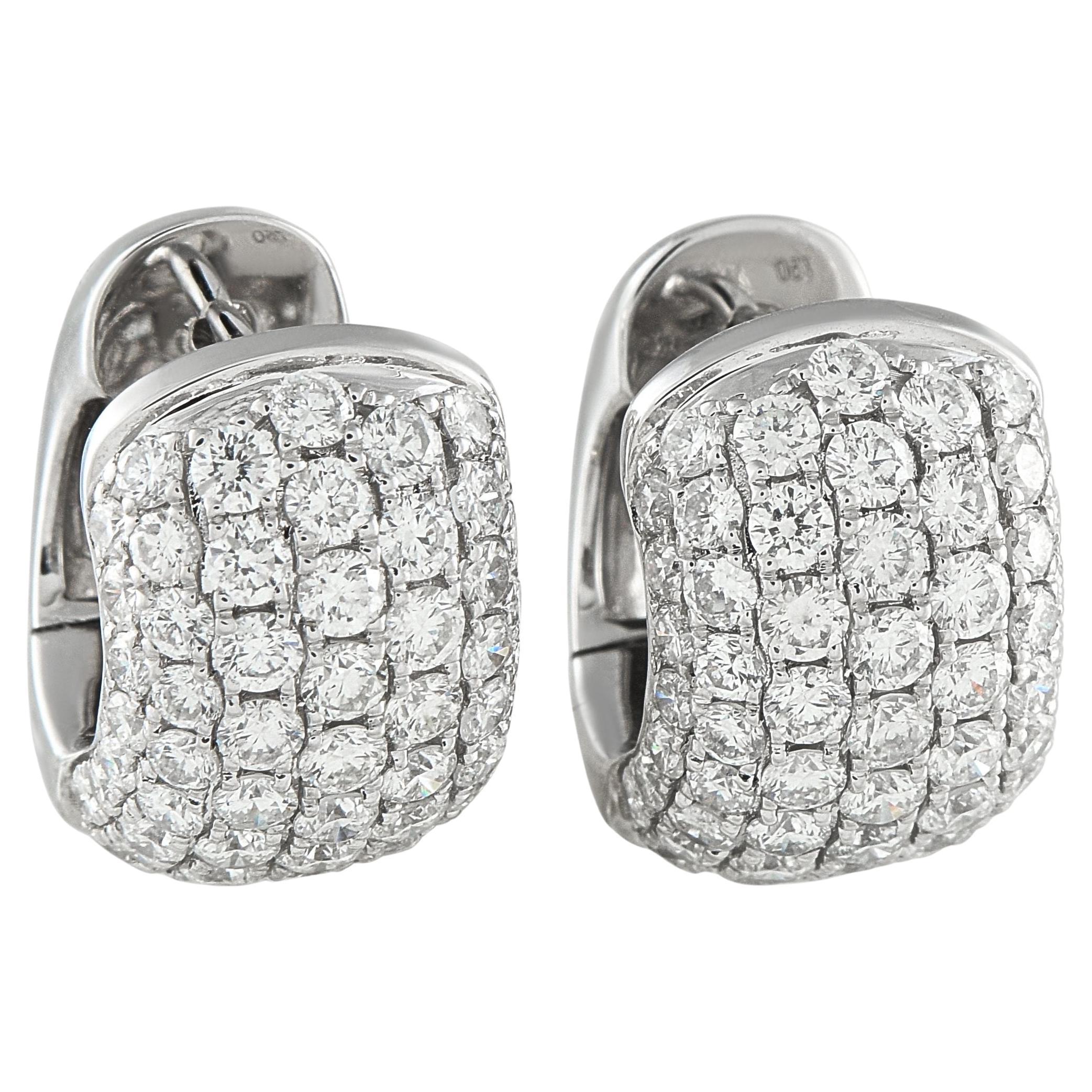 Boucles d
oreilles larges Huggie en or blanc 18K avec 3.10ct de diamant