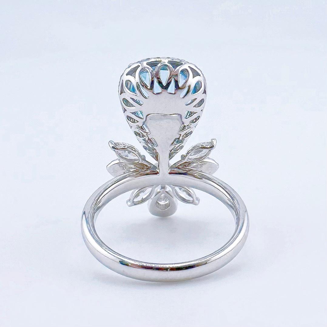 Pear Cut 18K White Gold 3.19 CT Aquamarine & Diamond Ring For Sale