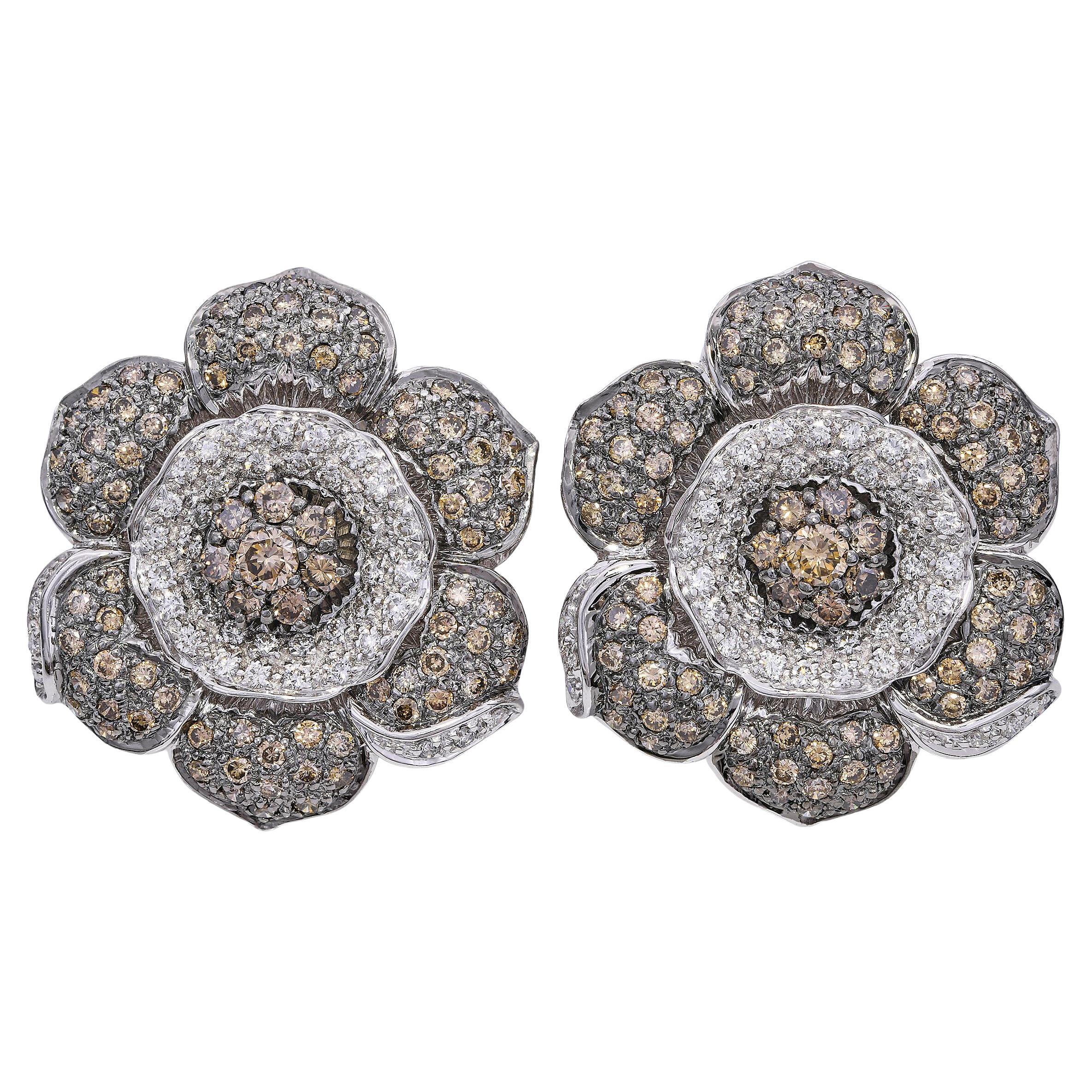 Orecchini Omega Back in oro bianco 18k con diamanti bianchi e marroni da 3,22tcw in vendita