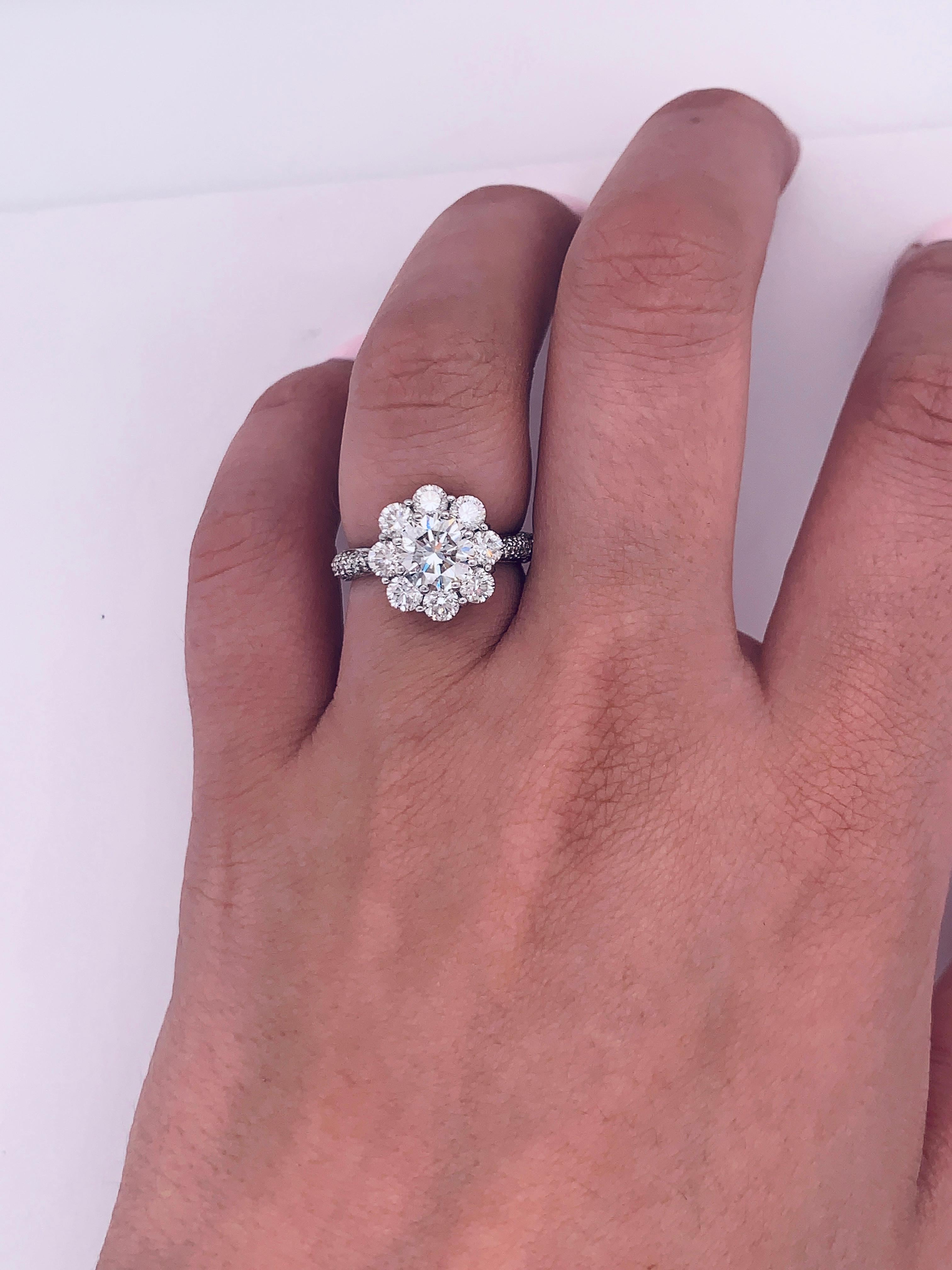 18 Karat White Gold 3.25 Carat Diamond Engagement Ring For Sale 1