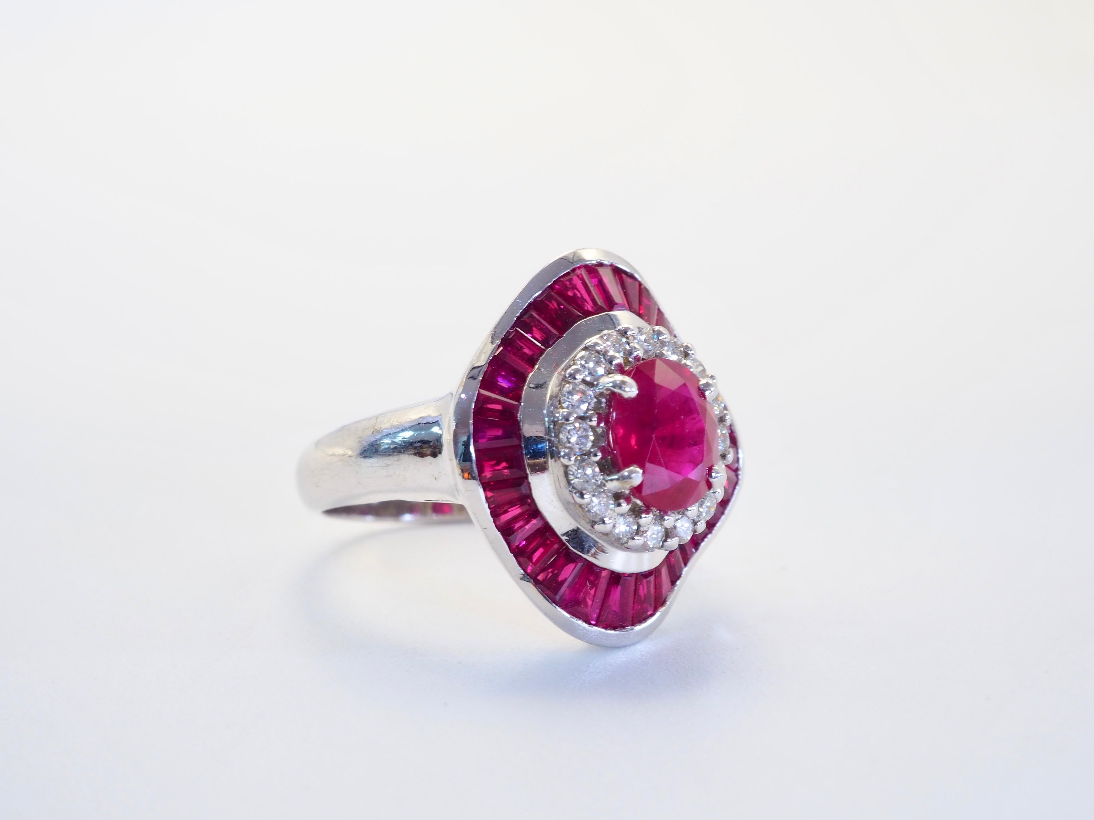 Anello Ballerina in oro bianco 18 carati con rubino da 3,30 carati e diamante brillante da 0,30 carati In condizioni Nuovo in vendita a เกาะสมุย, TH