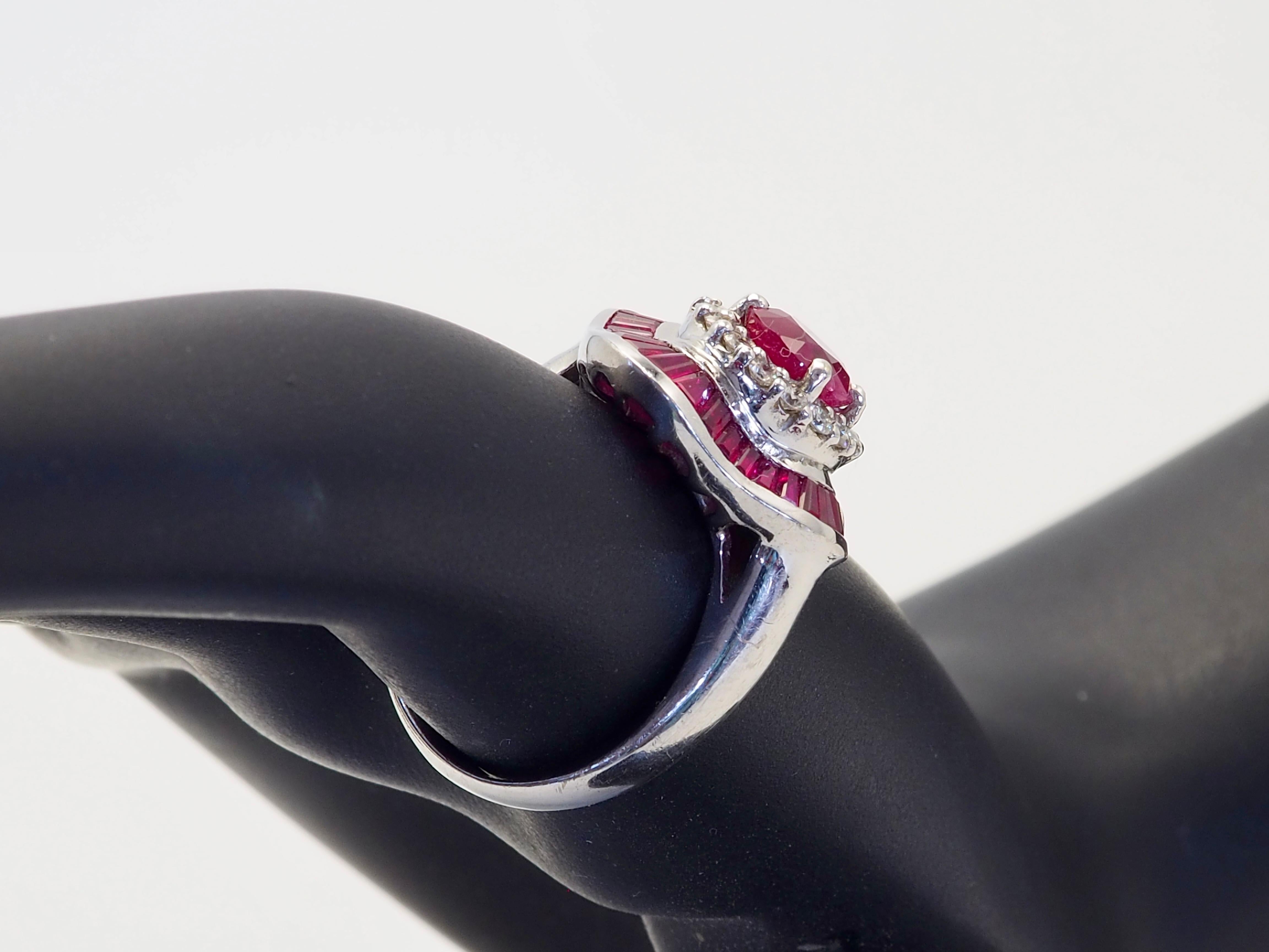 Anello Ballerina in oro bianco 18 carati con rubino da 3,30 carati e diamante brillante da 0,30 carati in vendita 4