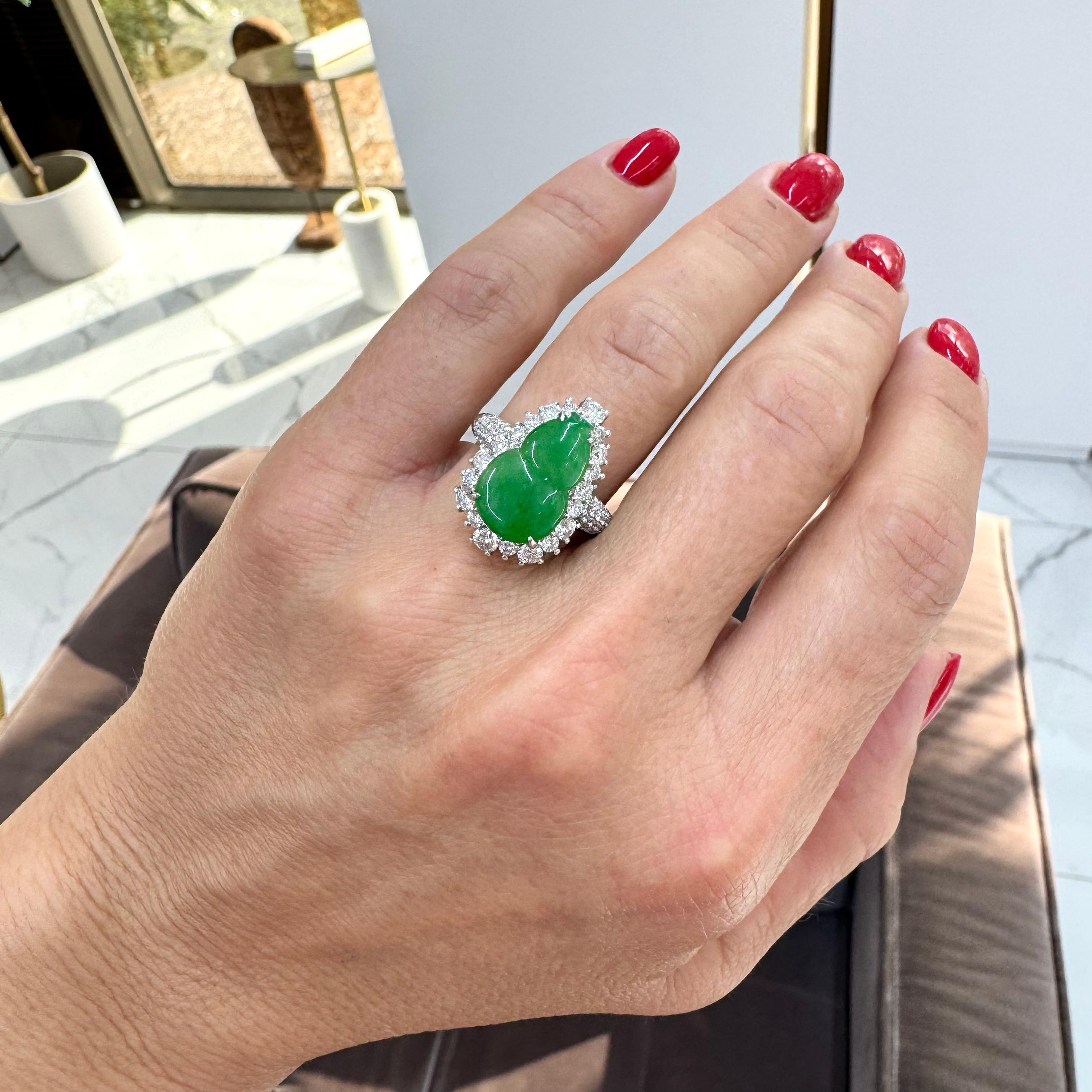 18K Weißgold 3,35ct dunkelgrüner burmesischer Jadeit Jade Cocktail Ring Anhänger im Angebot 3