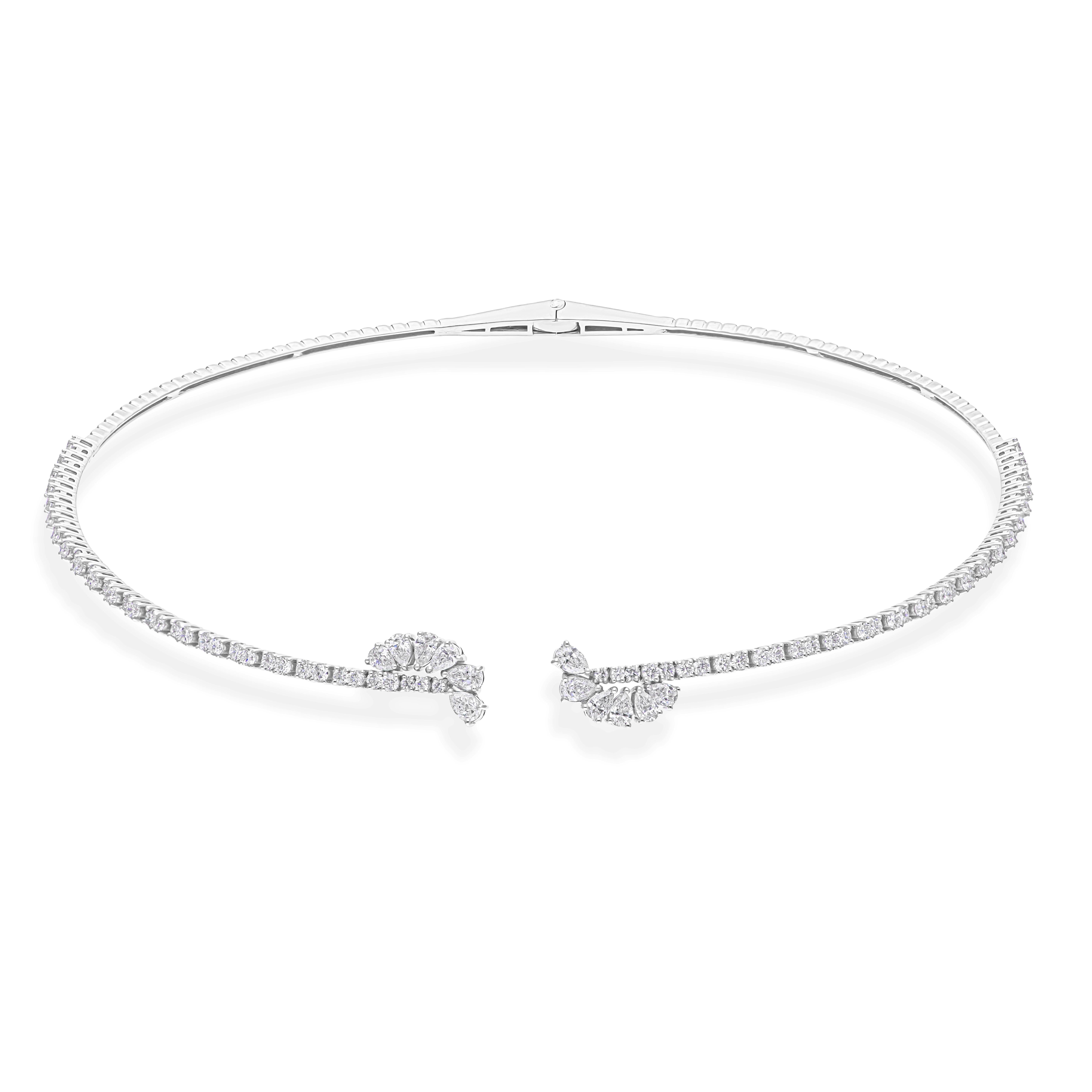 Collana girocollo con diamanti naturali SI/HI in oro bianco 18k 3,43 CTW Regalo di fidanzamento In condizioni Nuovo in vendita a Diera, Dubai