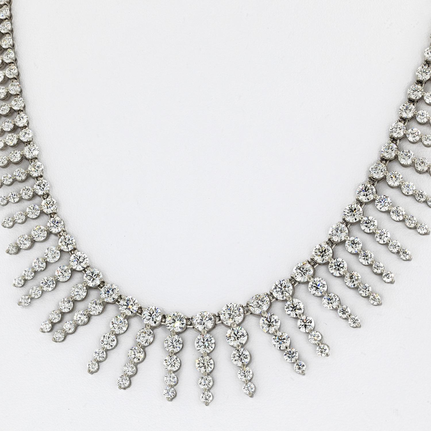 Moderne Collier de diamants 35 carats en or blanc 18 carats en vente