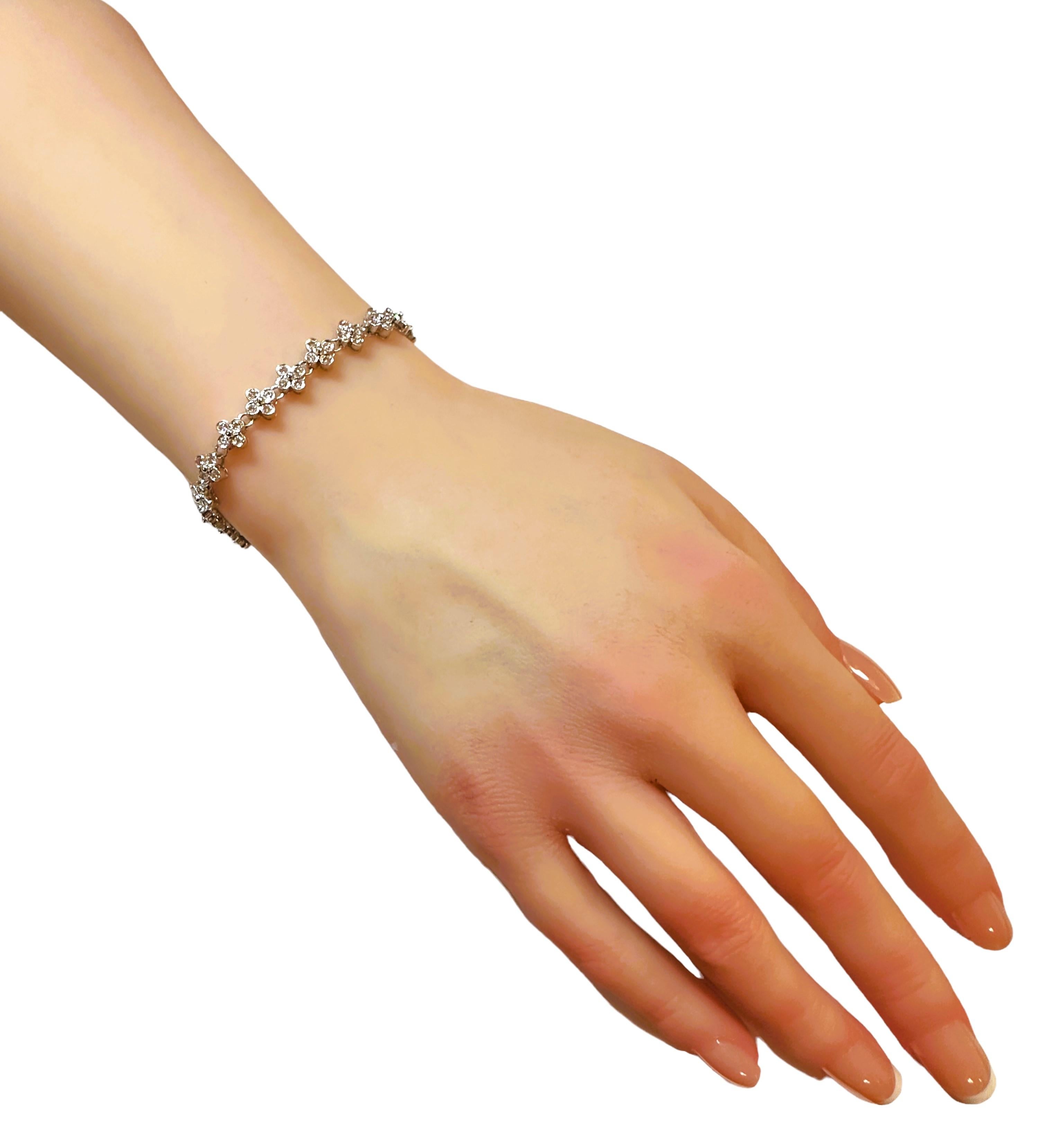 Bracelet en or blanc 18 carats avec diamants 3,5 carats, 9,72 grammes avec évaluation Pour femmes en vente