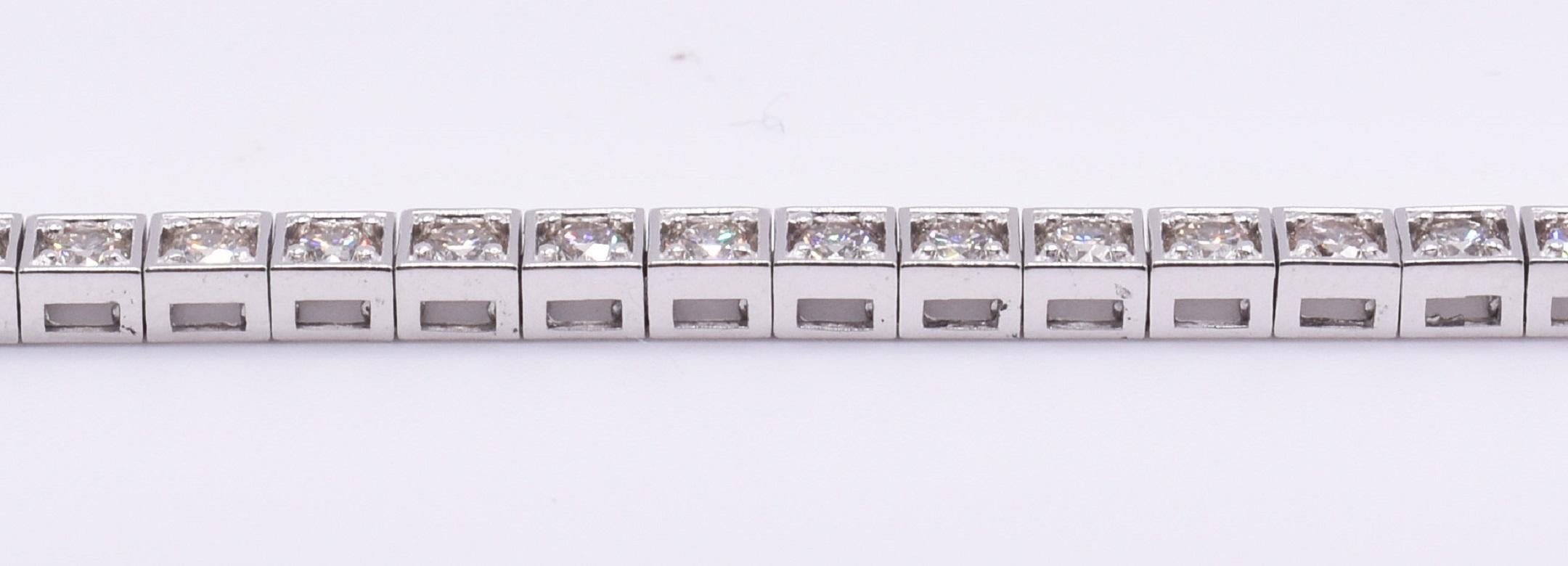 18k White Gold 3.50ct Tennis Bracelet In New Condition For Sale In Chelmsford, GB
