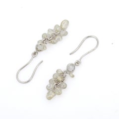 Orecchini con diamanti a grappolo in oro bianco 18K da 3,54 carati