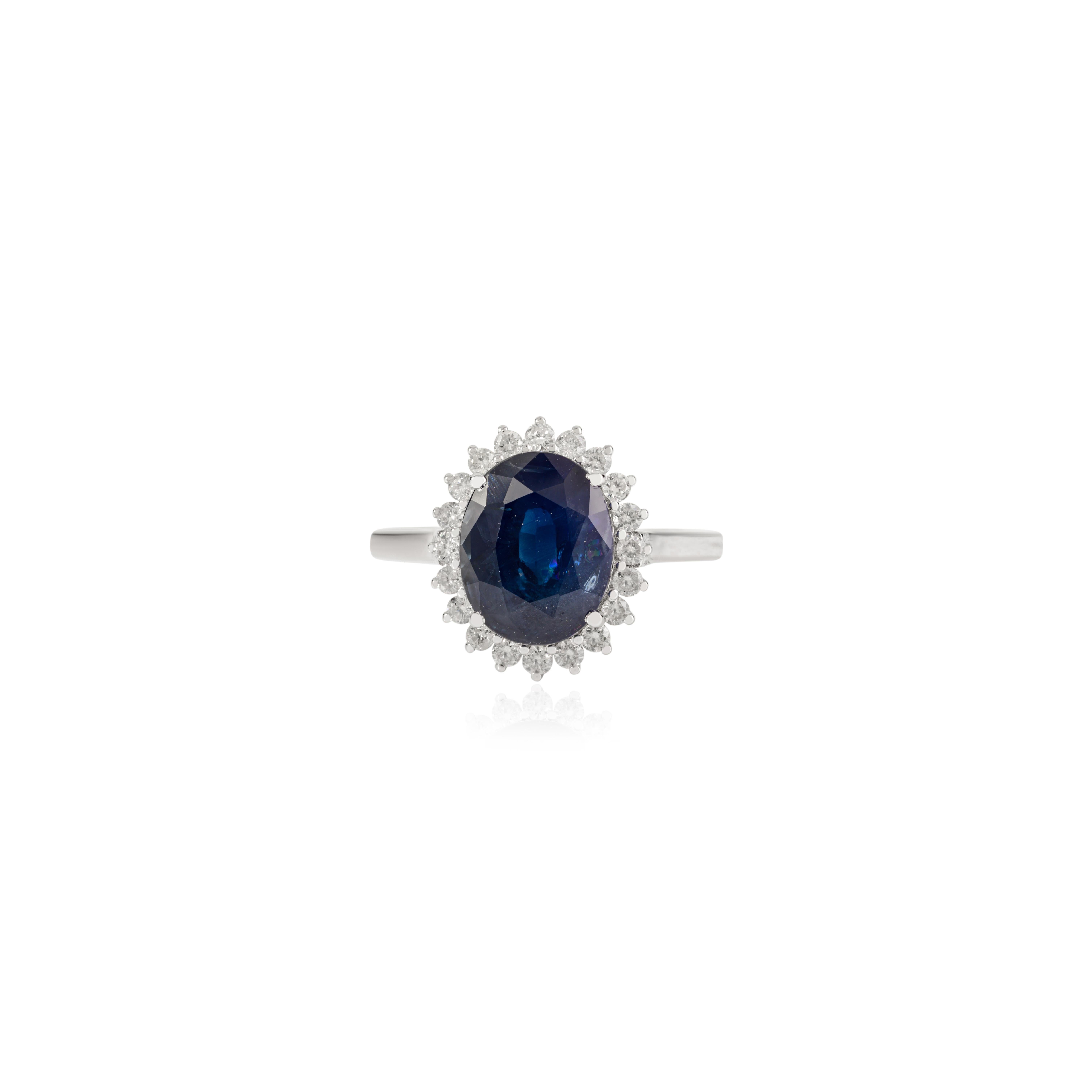 En vente :  Bague de cocktail en or blanc 18 carats 3,55 ct saphir bleu profond et 0,3 ct diamant halo 3