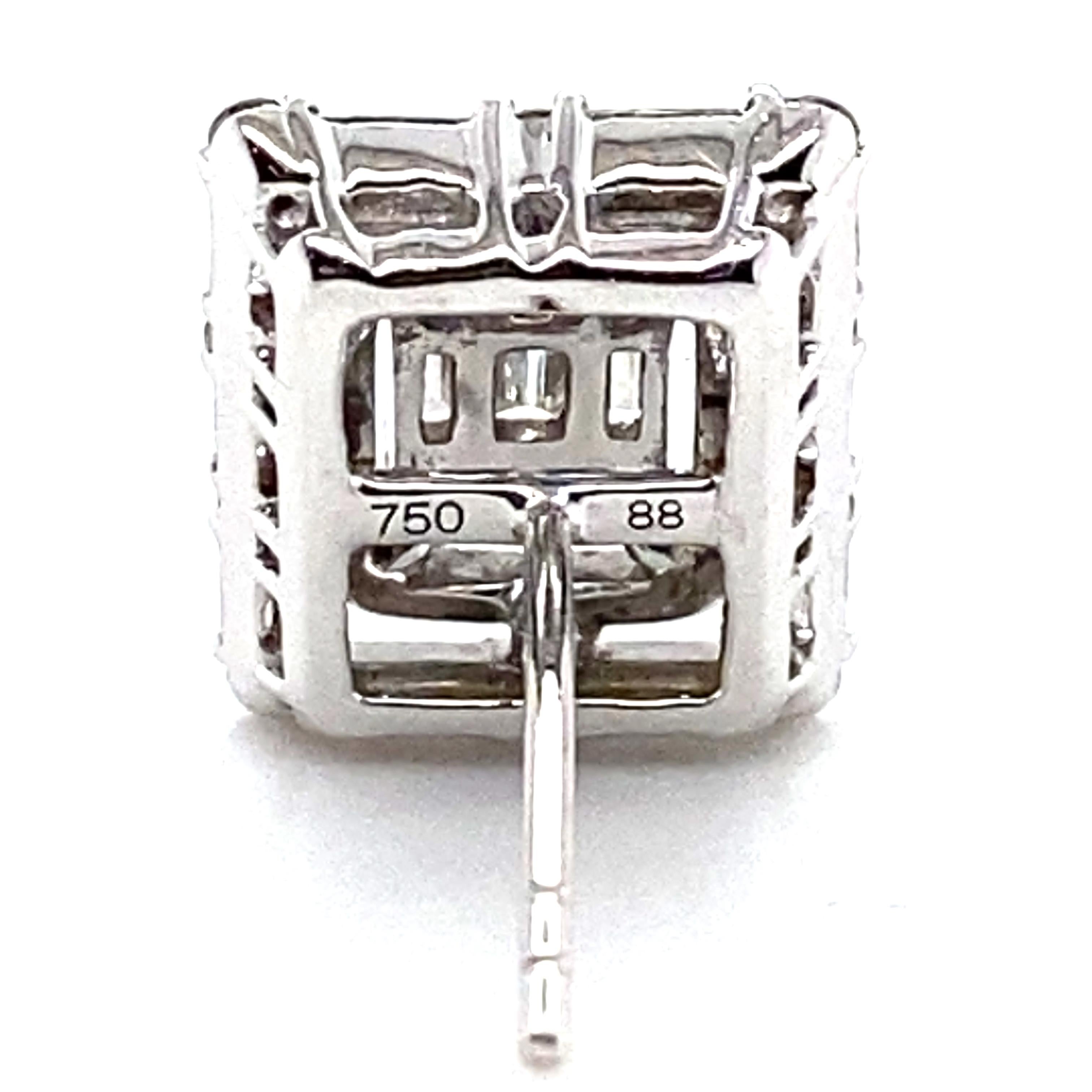 Clous d'oreilles en or blanc 18 carats avec diamants de 3,60 carats en vente 4
