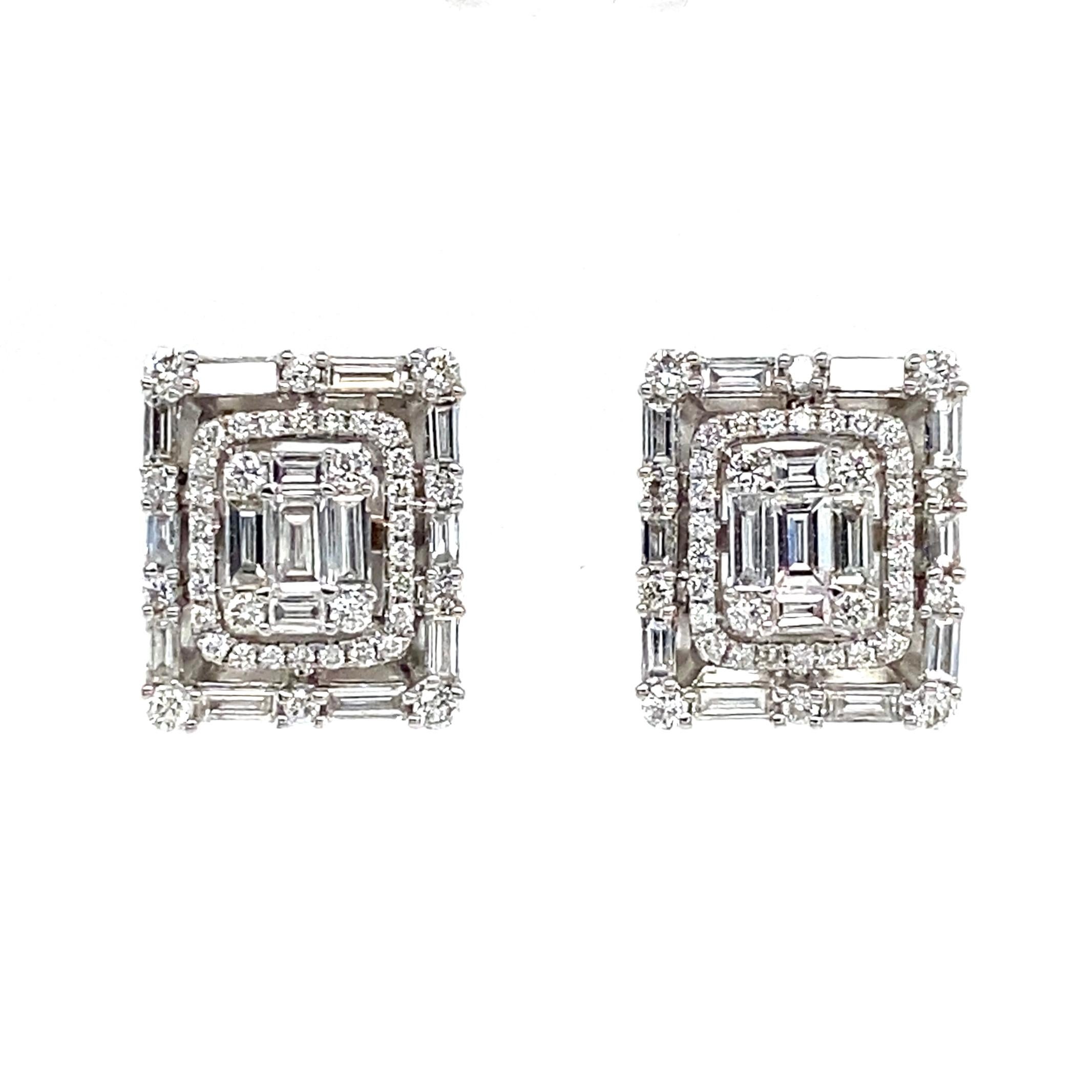 Moderne Clous d'oreilles en or blanc 18 carats avec diamants de 3,60 carats en vente