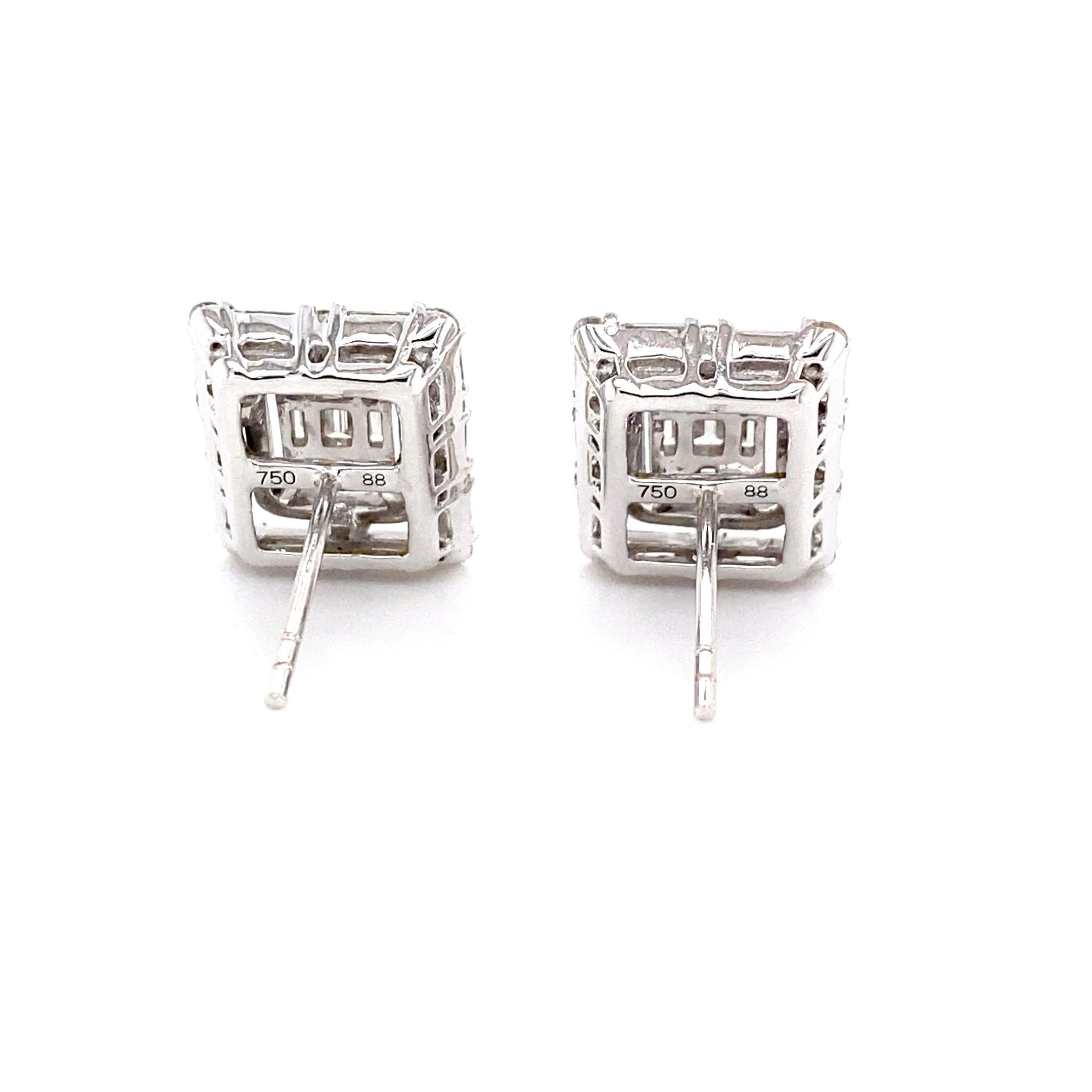 Clous d'oreilles en or blanc 18 carats avec diamants de 3,60 carats en vente 3