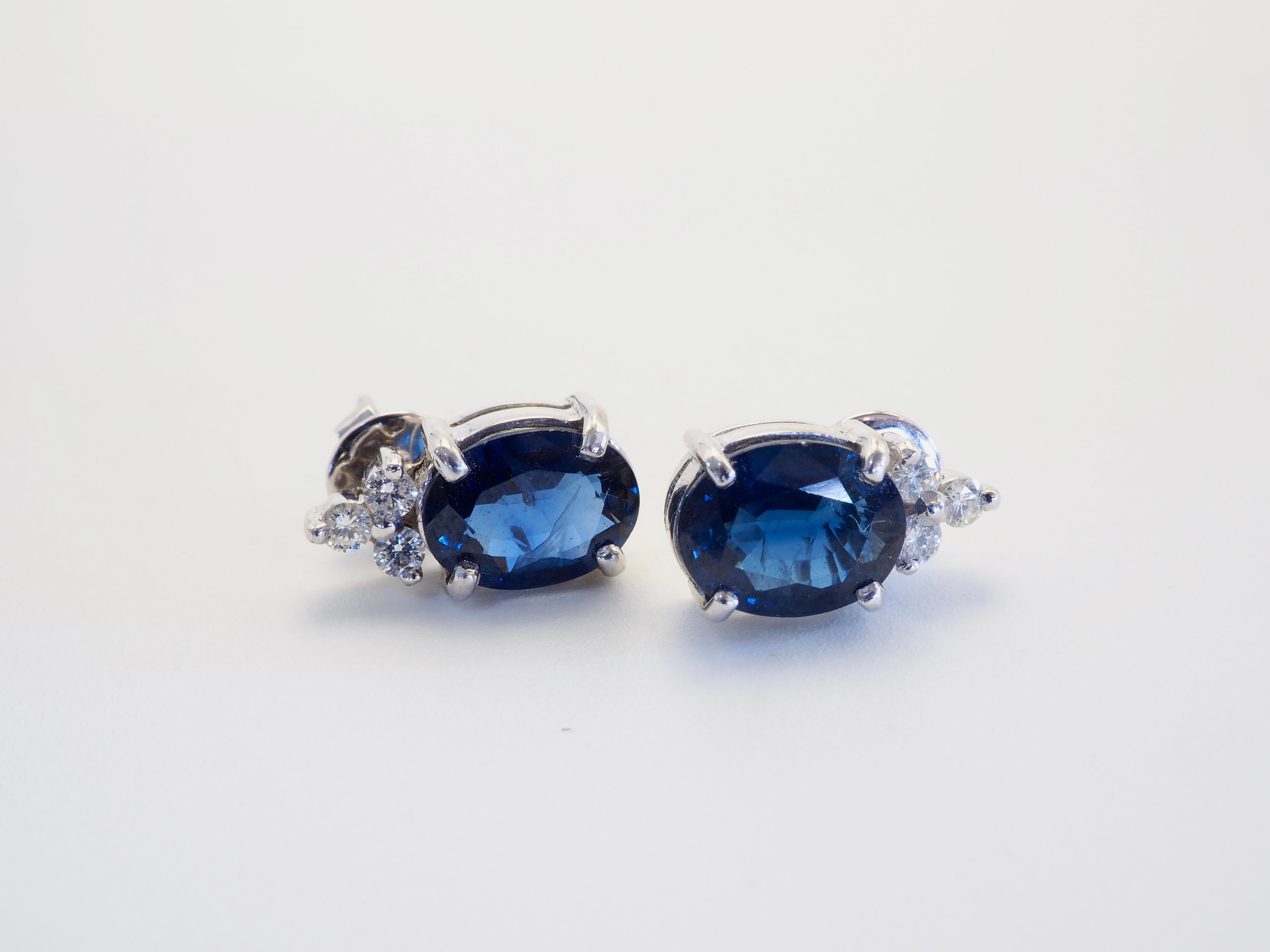 Women's or Men's 18K White Gold 3.71ct Deep Blue Sapphire & 0.23ct Diamond Fine Stud Earrings For Sale