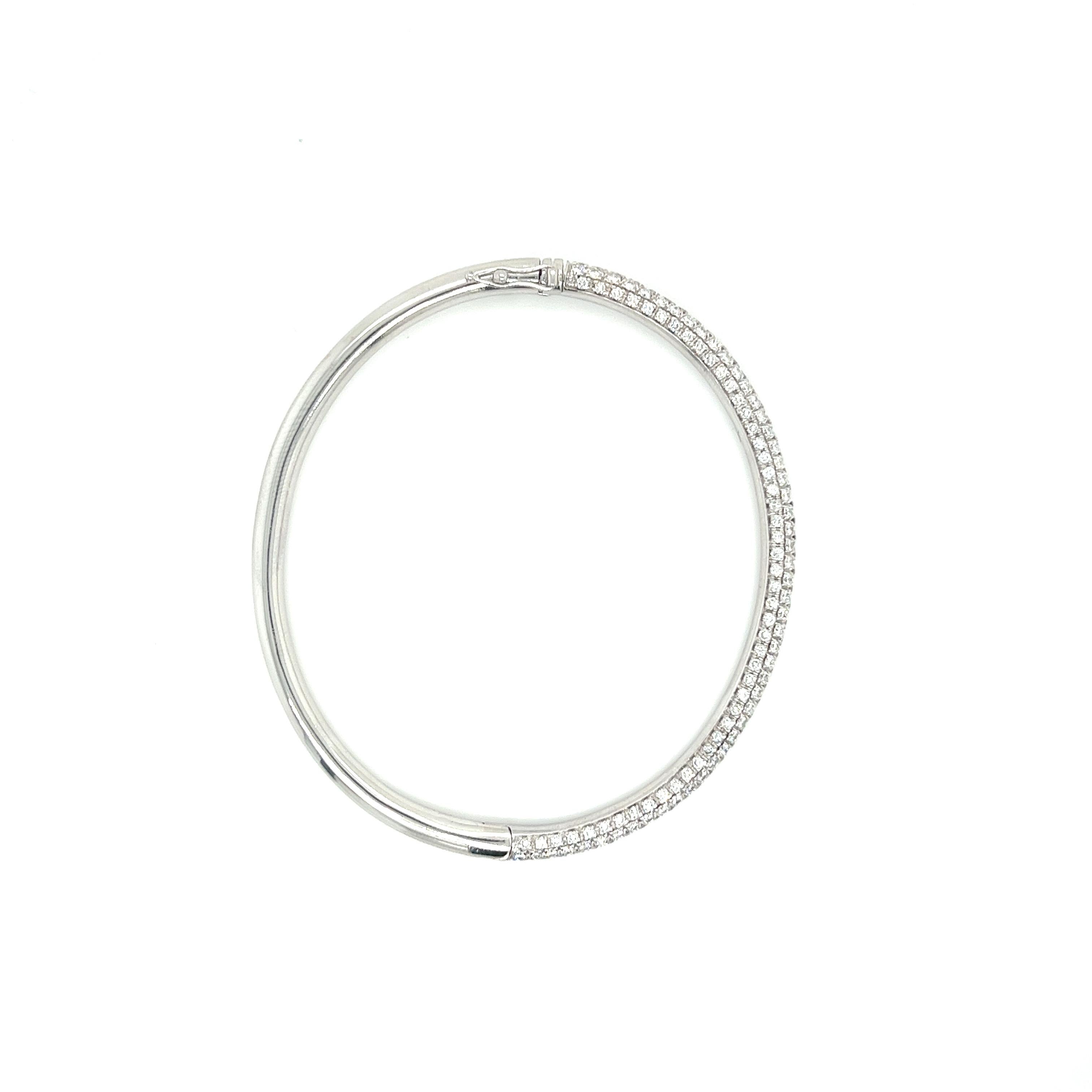 18k White Gold 3.78 Ctw Round Cut Natural Diamond Bangle Bracelet For Sale 6