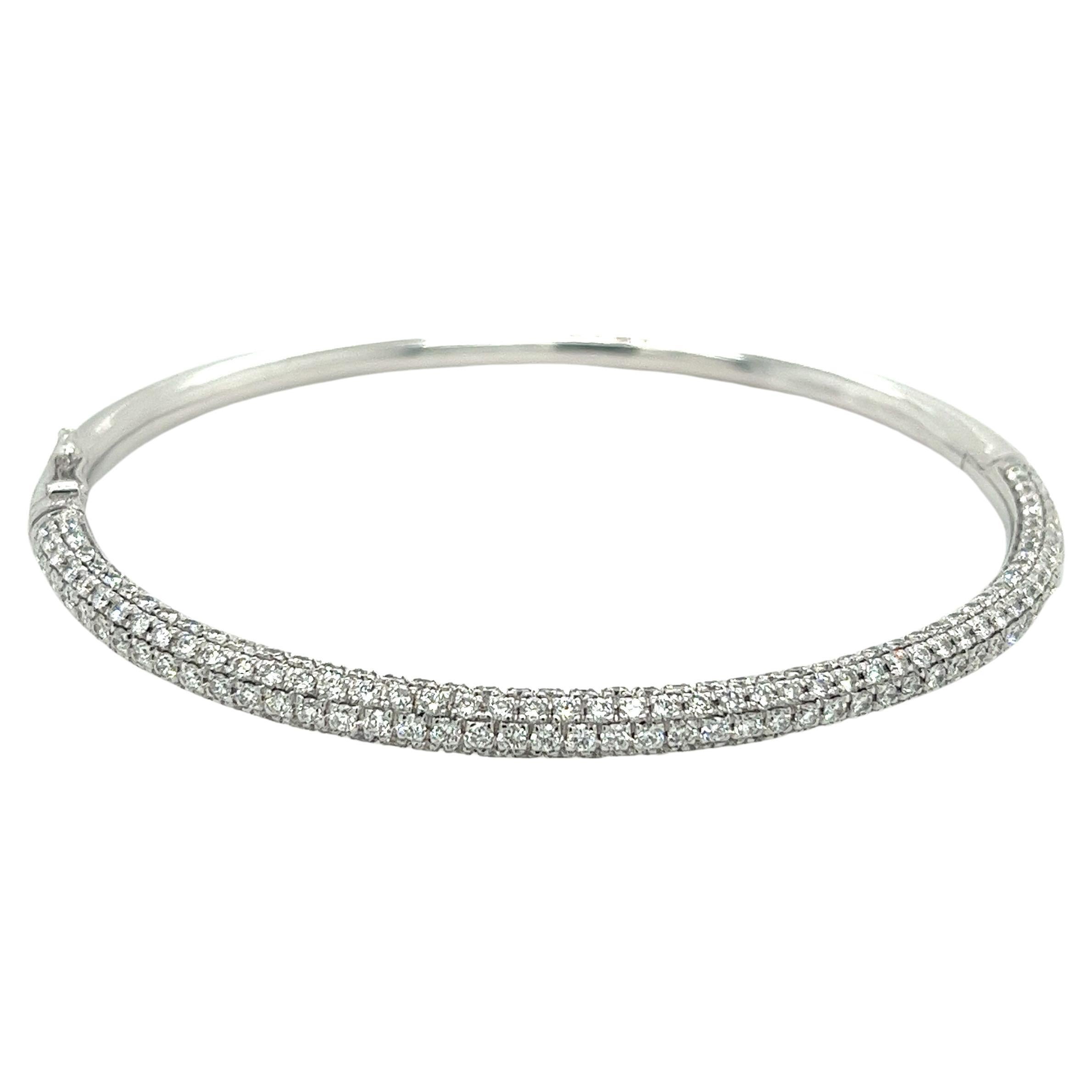  Bracelet jonc en or blanc 18 carats avec diamants naturels de taille ronde de 3,78 carats