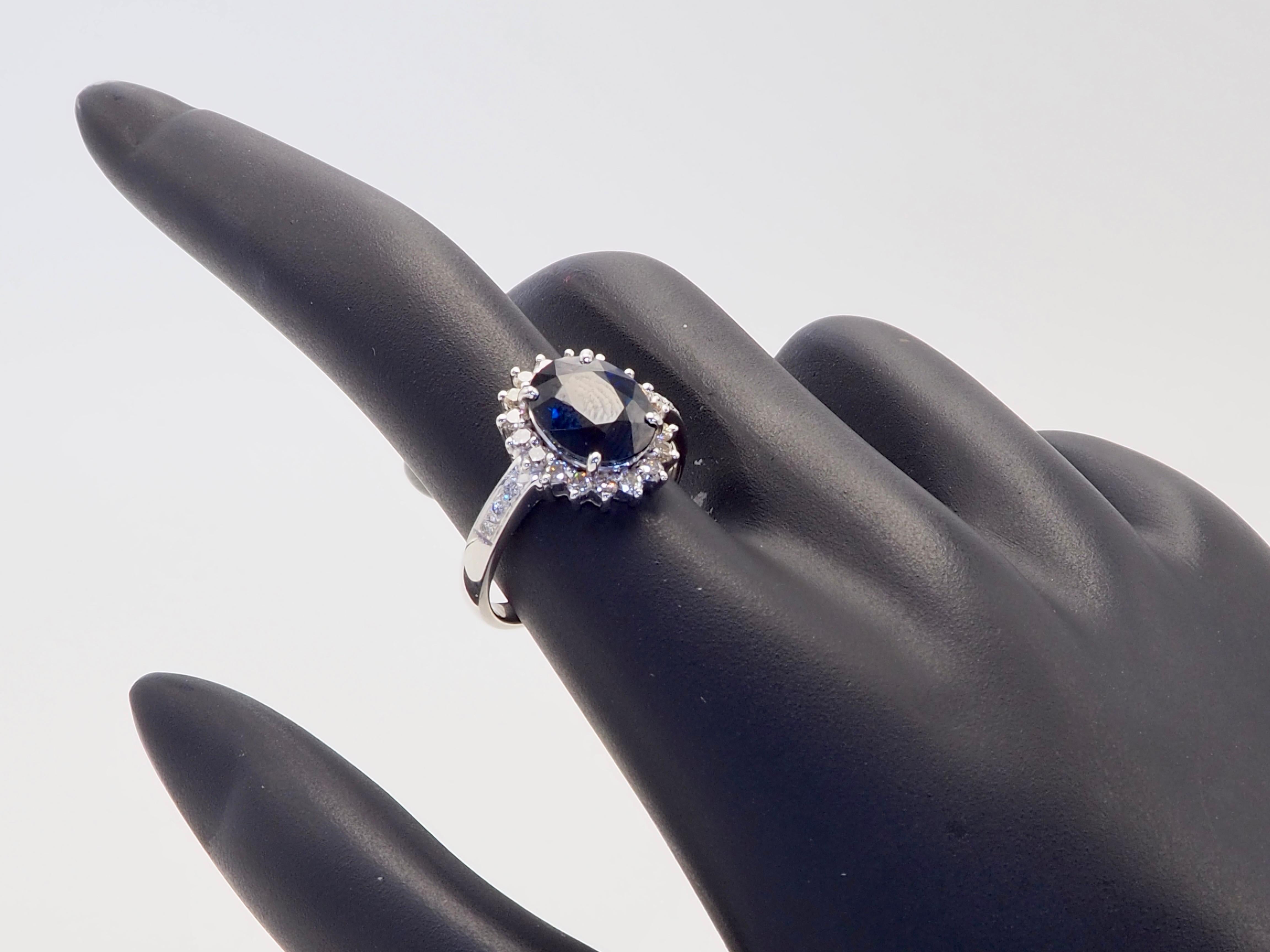 18K White Gold 3.80ct Deep Greenish Blue Sapphire & 0.50t Diamond Cocktail Ring For Sale 1