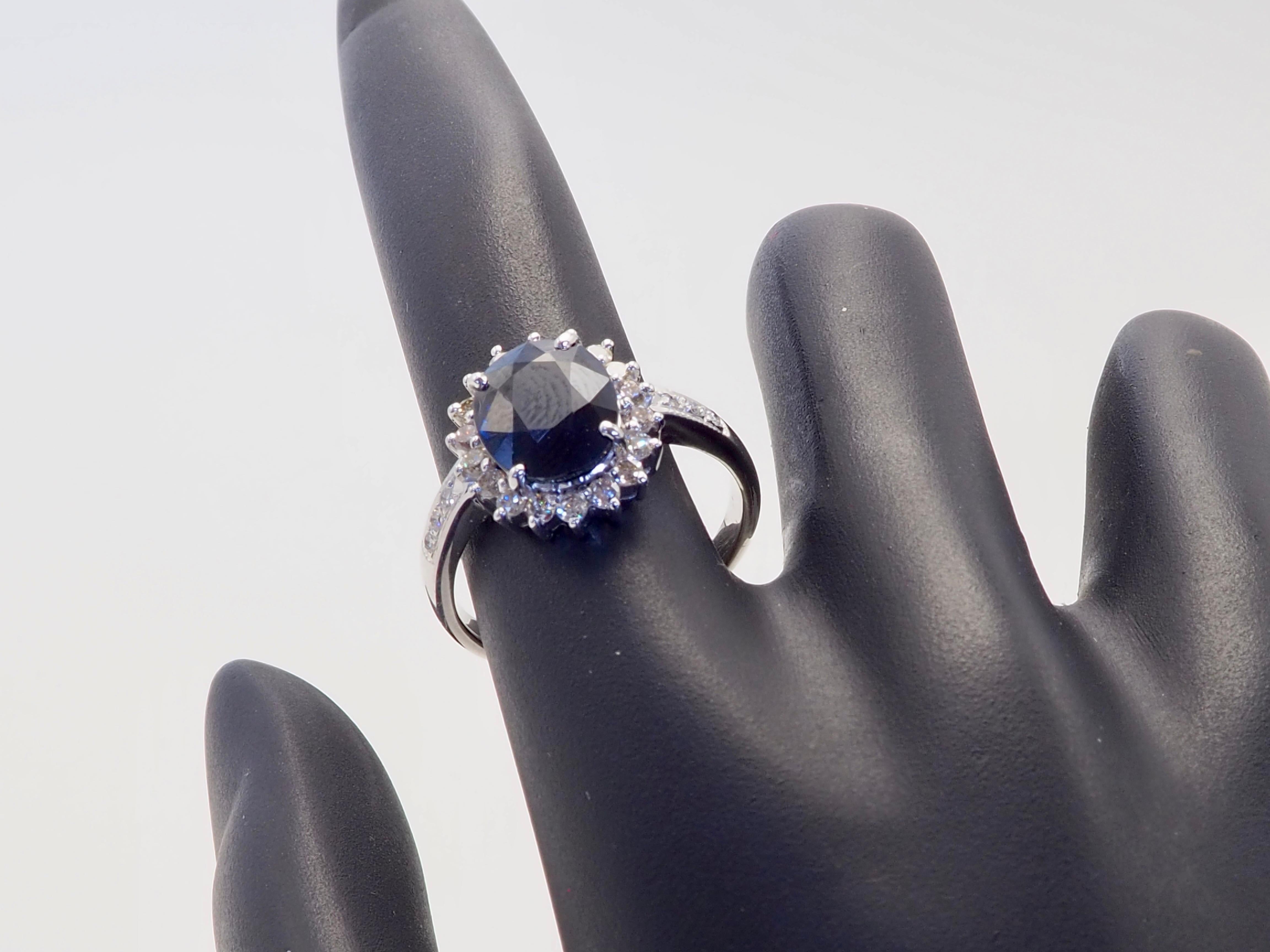 18K White Gold 3.80ct Deep Greenish Blue Sapphire & 0.50t Diamond Cocktail Ring For Sale 2