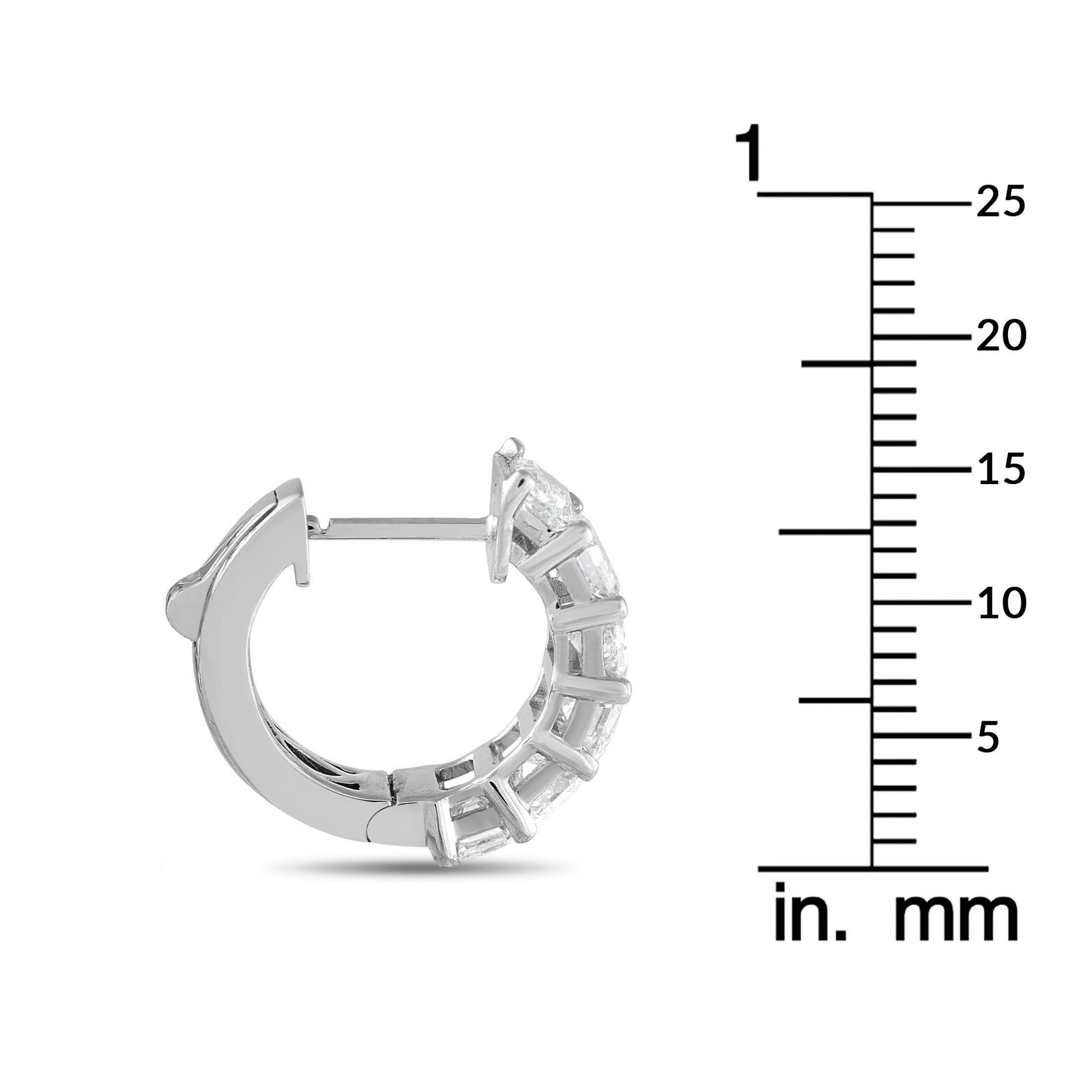 Orecchini a cerchio in oro bianco 18 carati con diamante da 3,85 carati In condizioni Nuovo in vendita a Southampton, PA