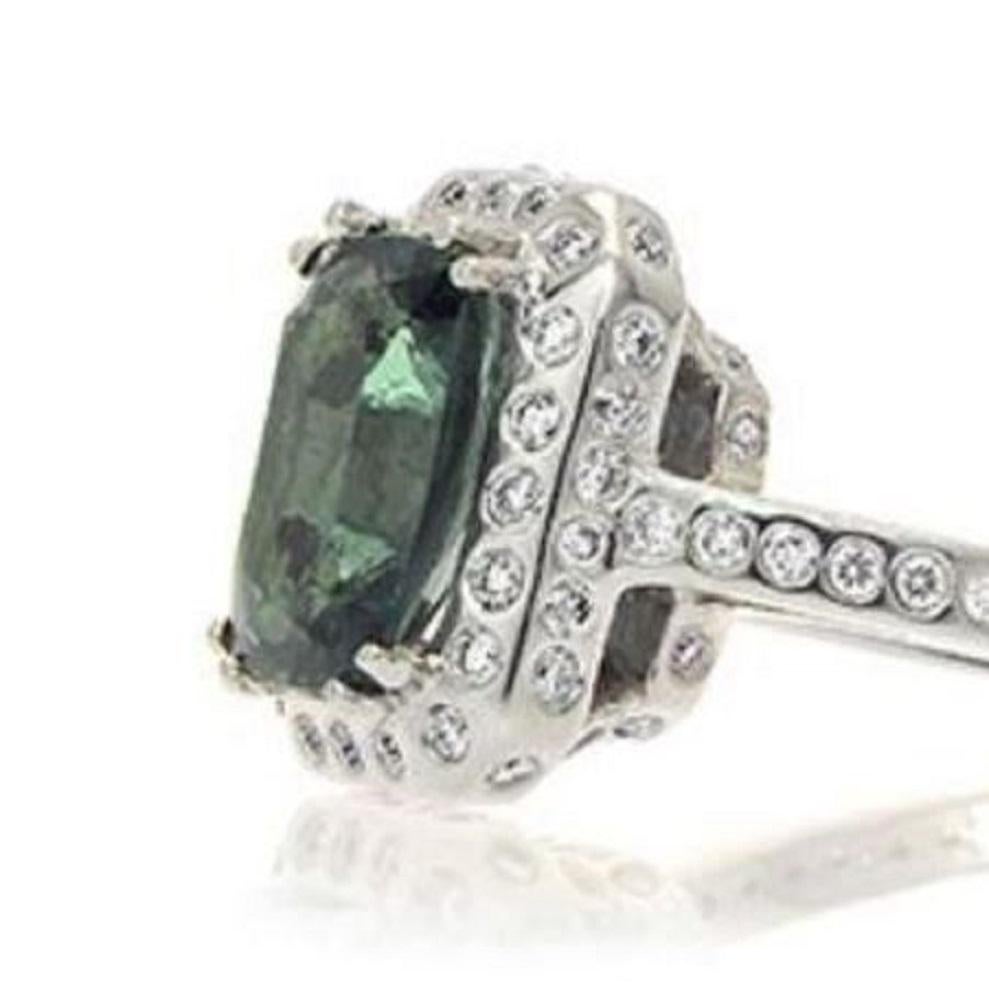 18 Karat Weißgold Ring mit 3,86 Karat Alexandrit und 0,70 Karat Diamant (Moderne) im Angebot