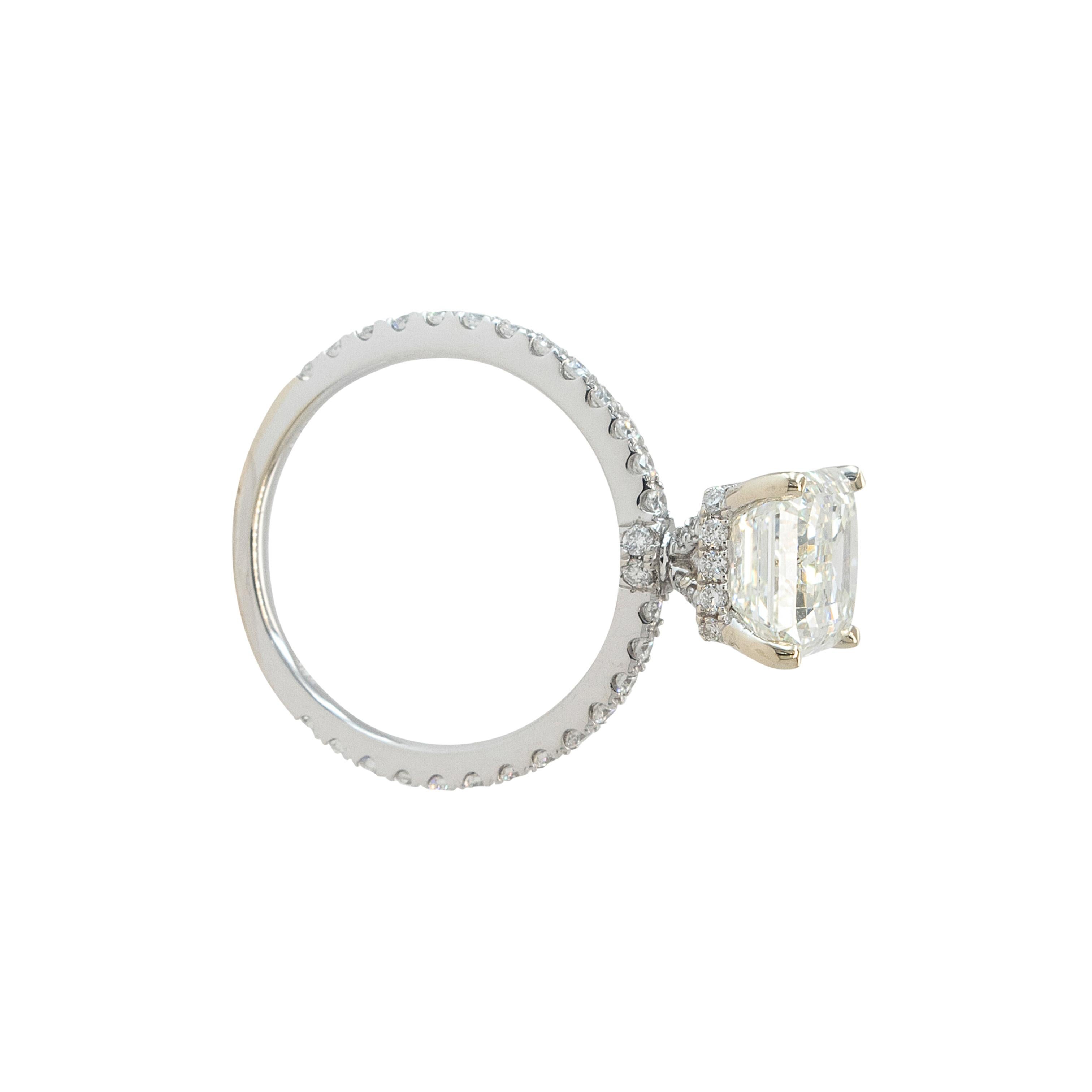 Anillo de oro blanco de 18 quilates con 4,02 ct de diamantes naturales talla esmeralda en venta 3