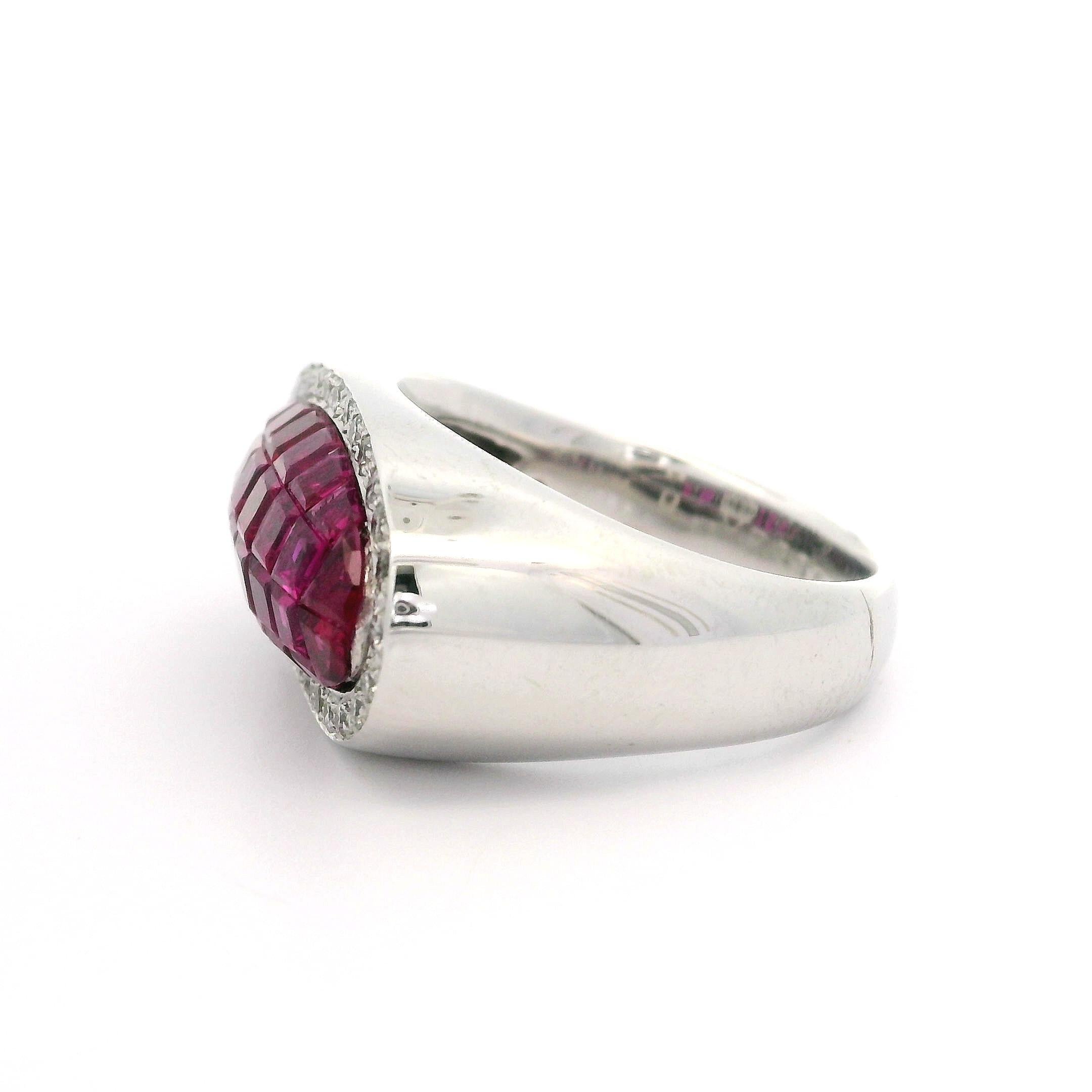 Anello con rubino e diamante East West Saddle in oro bianco 18 carati da 4,09 carati. in vendita 1