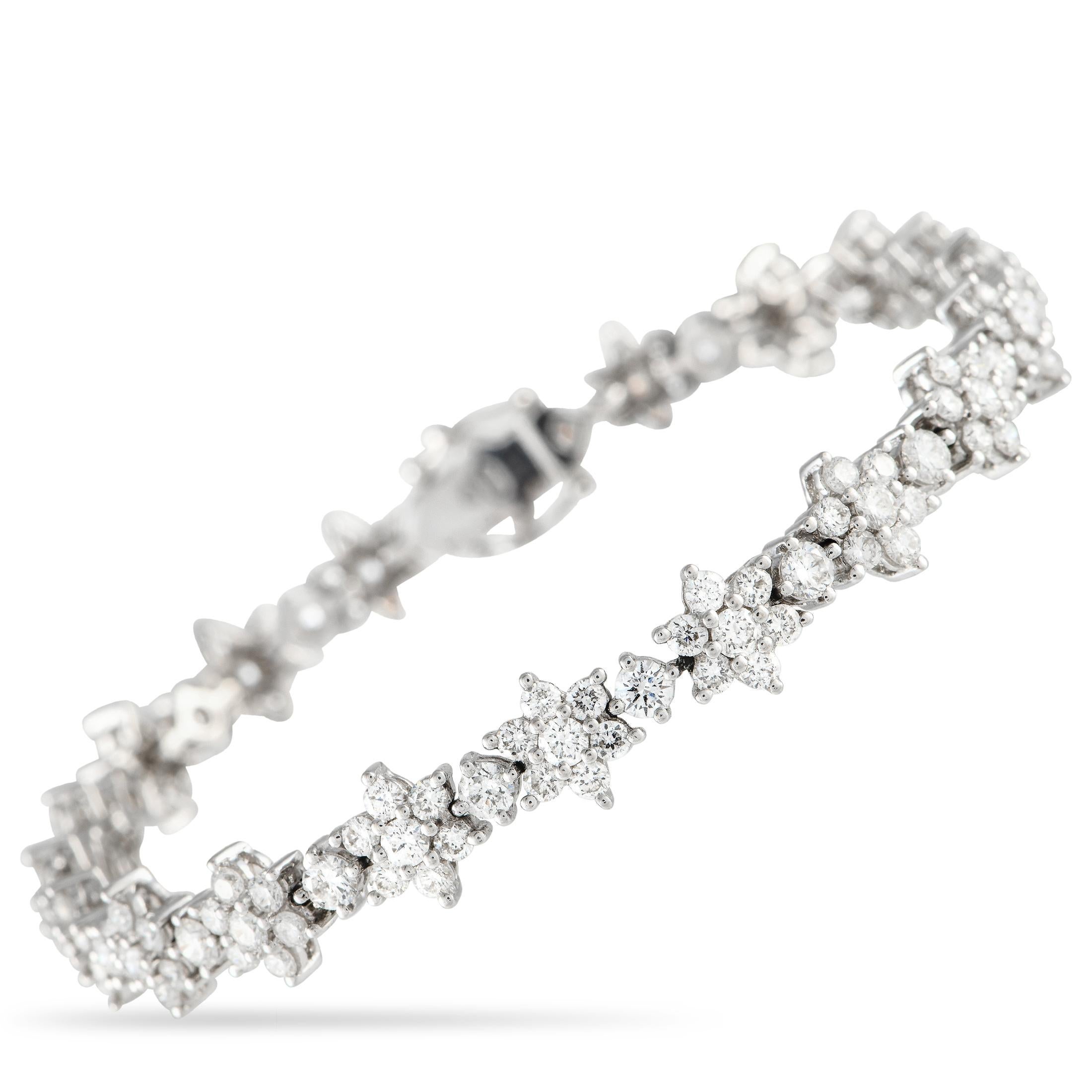 18K White Gold 4.0ct Diamond Flower Line Bracelet In Excellent Condition For Sale In Southampton, PA
