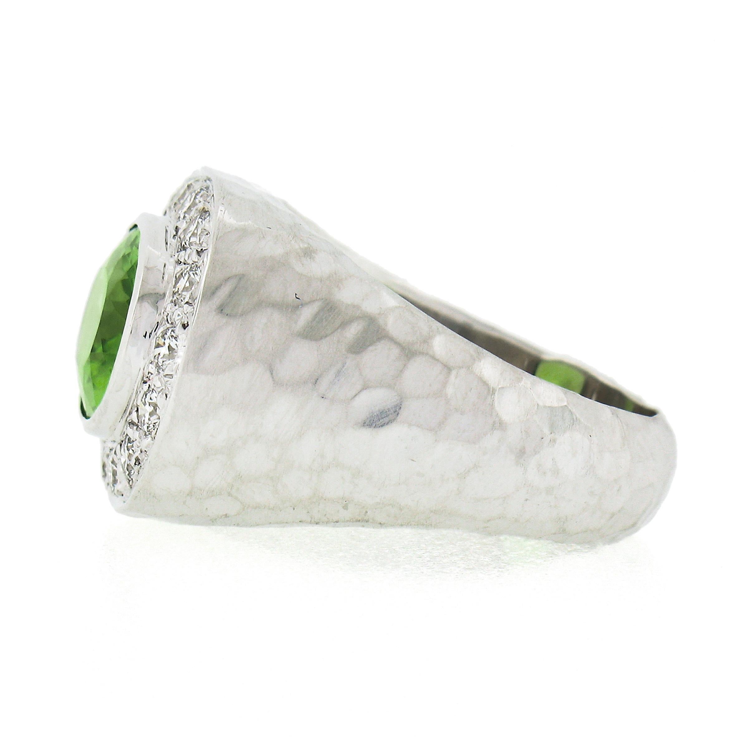 18k White Gold 4.11ctw Oval Peridot & Pave Diamond Matte Hammered Cocktail Ring In Excellent Condition For Sale In Montclair, NJ