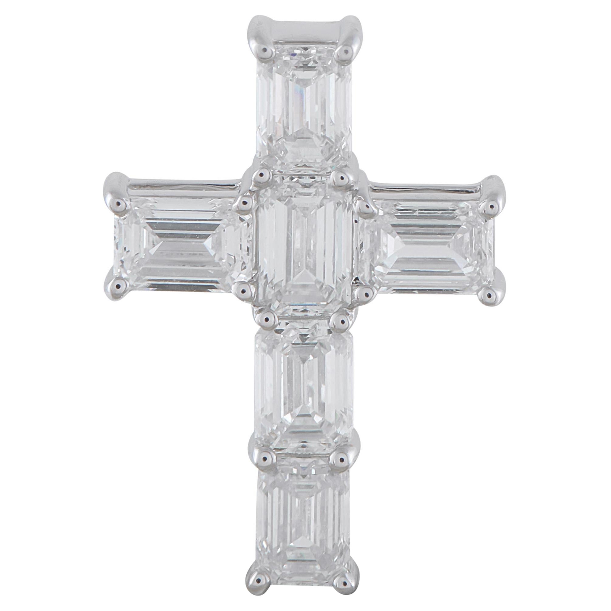 Pendentif croix en or blanc 18K avec 4,25 ct de diamant ACR-18461