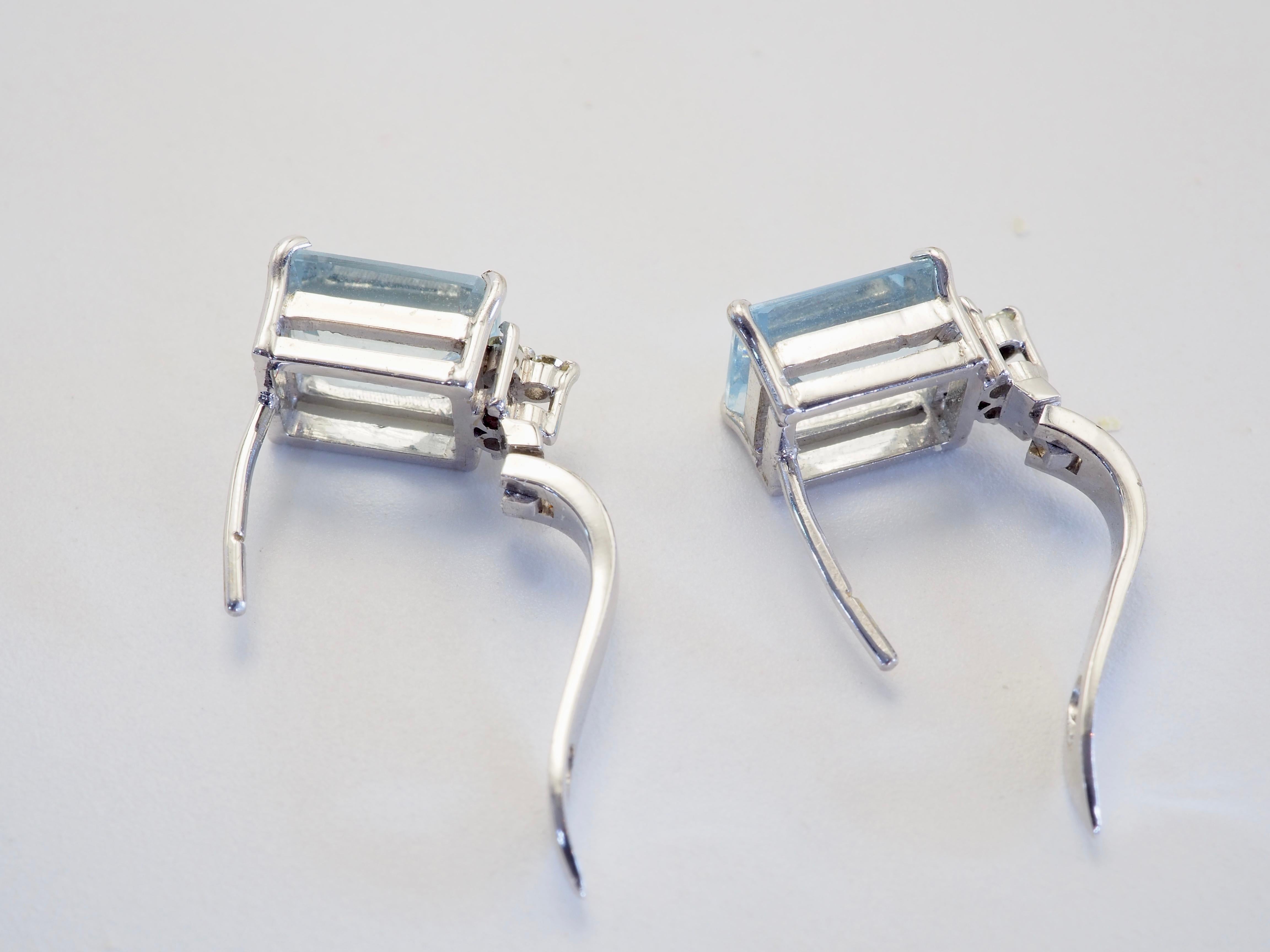 Taille émeraude Boucles d'oreilles en or blanc 18 carats 4.40ct aigue-marine glacée et 0.12ct diamant en vente