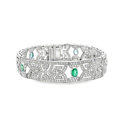Armband im Art-Déco-Stil aus 18-karätigem Weißgold mit Diamanten im Pavé-Setting (insgesamt 4,47 Karat) und einem Smaragd von 0,83 Karat
