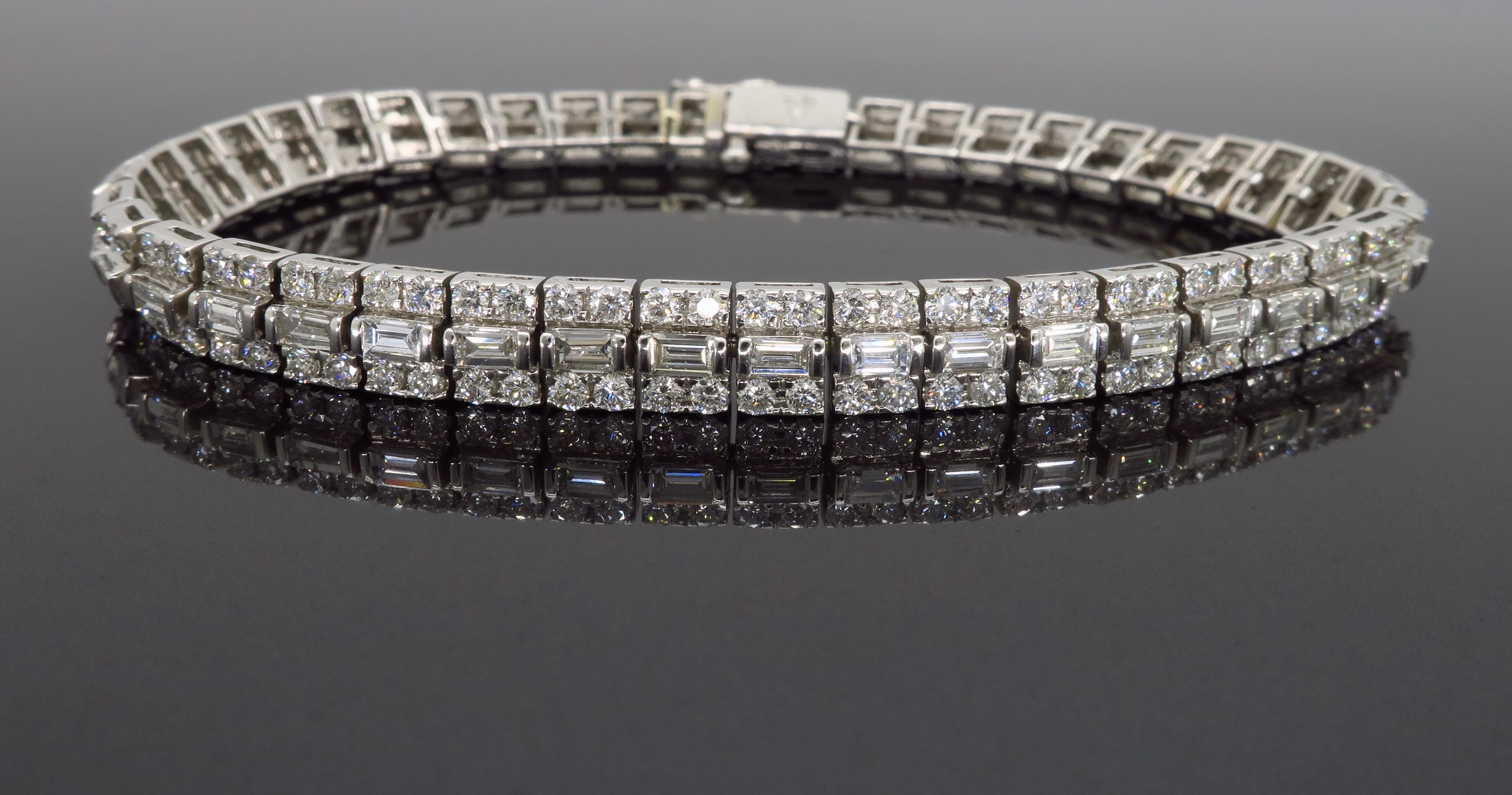 18 Karat White Gold 4.60 Carat Diamond Bracelet For Sale 2