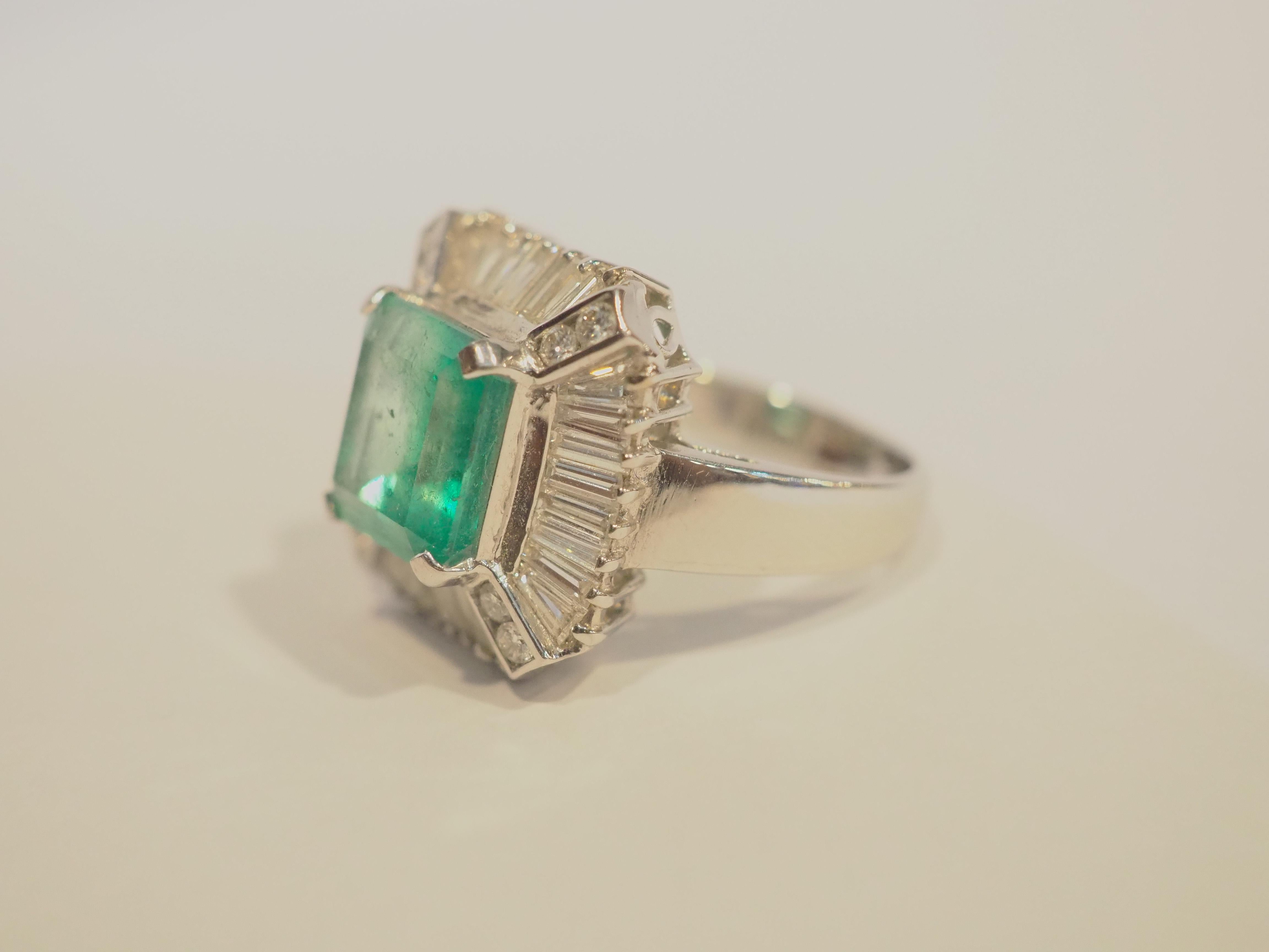 Emerald Cut 18K White Gold 4.68ct Colombian Emerald & 1.65ct Diamond Cocktail Ring For Sale