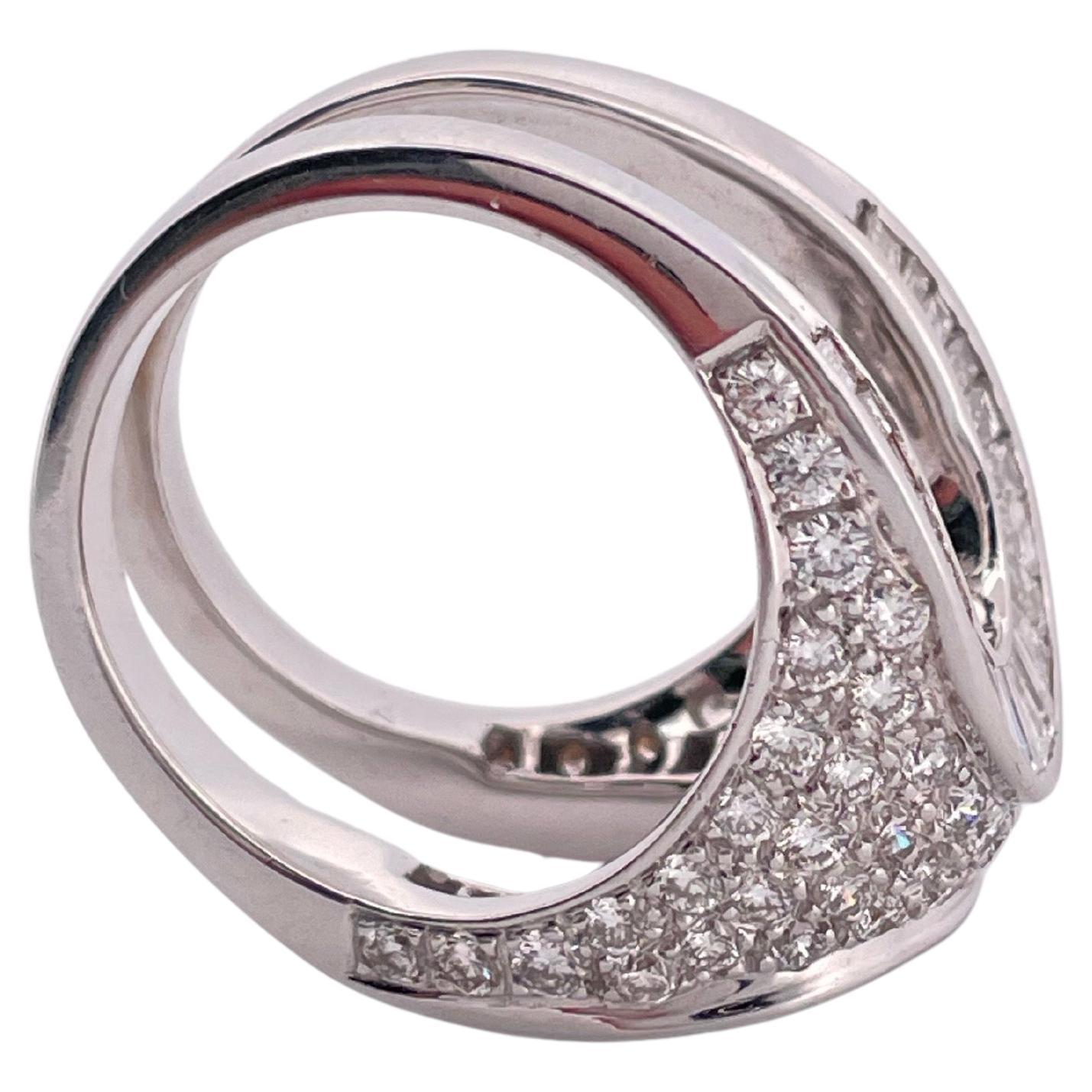 Femenino o masculino Anillo de Diamantes de Oro Blanco de 18k de 5.00ctw en venta