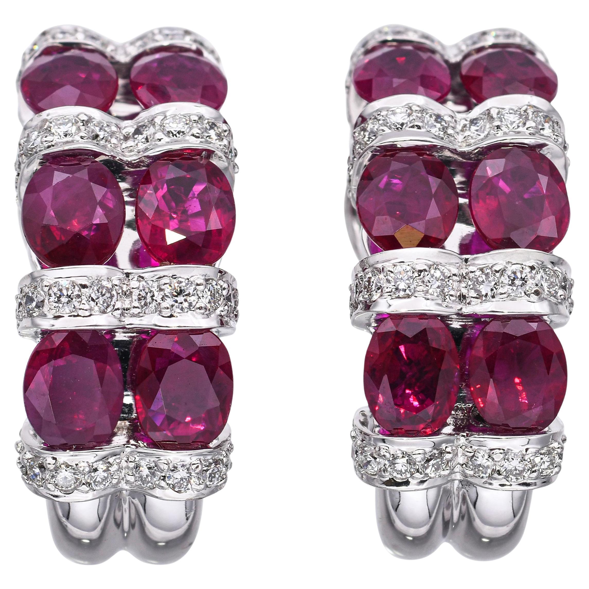 Boucles d'oreilles en or blanc 18k avec rubis 5.10tcw et diamants 0.54tcw