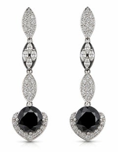Orecchini a goccia in oro bianco 18K con diamante nero e diamante bianco da 5,79 carati