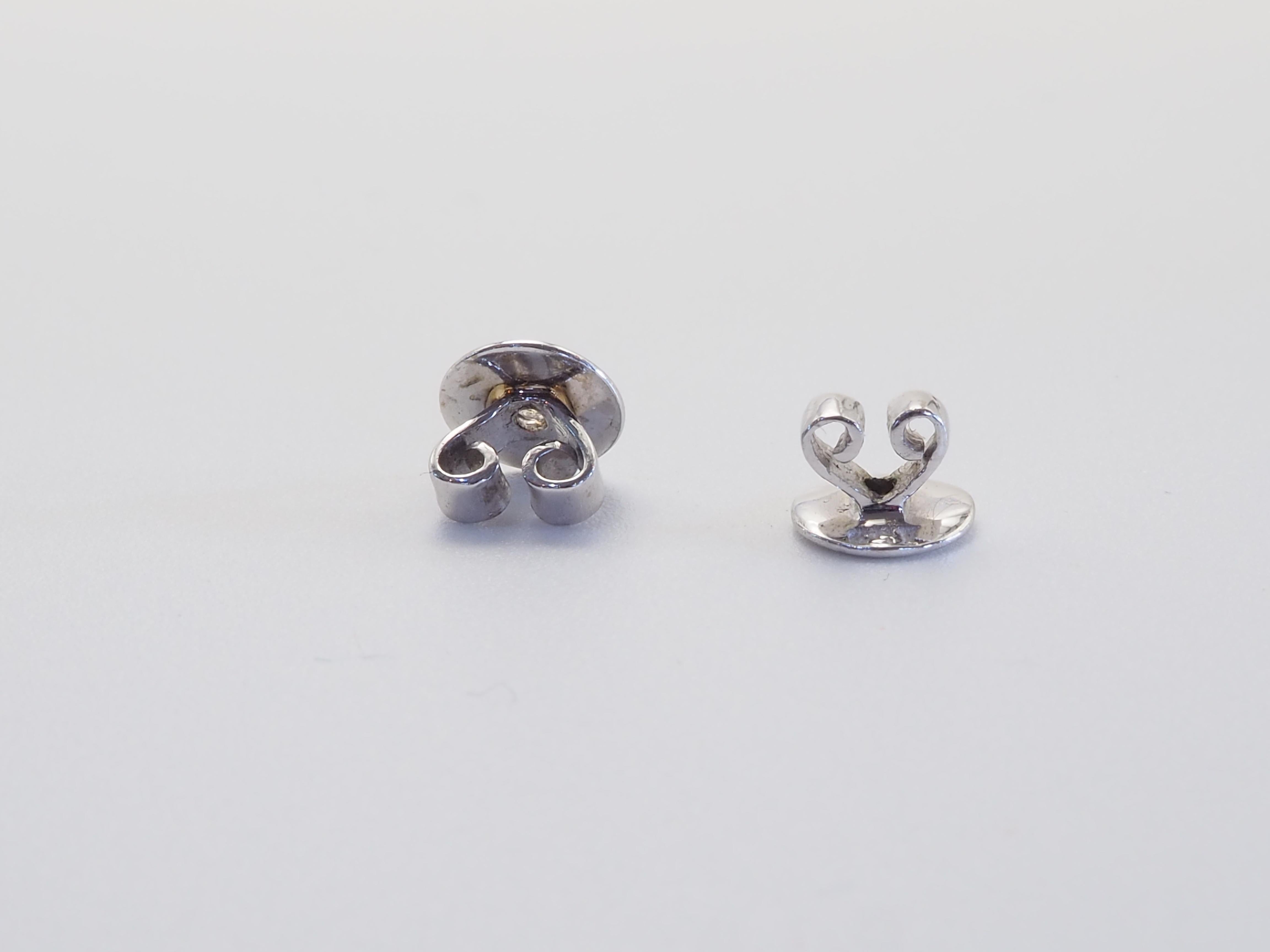 Orecchini in oro bianco 18 carati con zaffiro blu profondo tailandese da 5,90 carati e diamante da 0,52 carati In condizioni Nuovo in vendita a เกาะสมุย, TH
