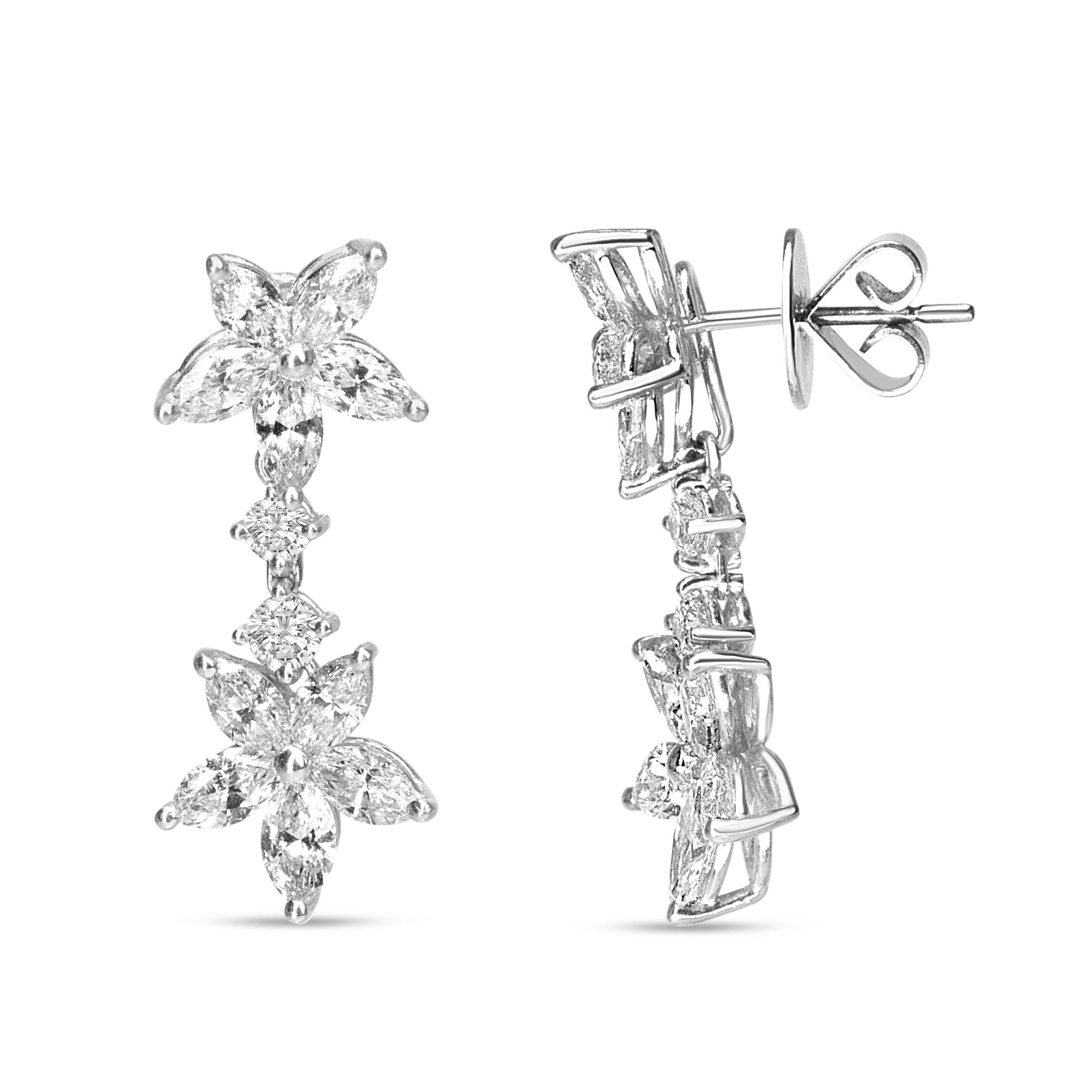 Contemporain Pendants d'oreilles à fleurs en or blanc 18 carats avec diamants taille marquise de 6,0 carats en vente