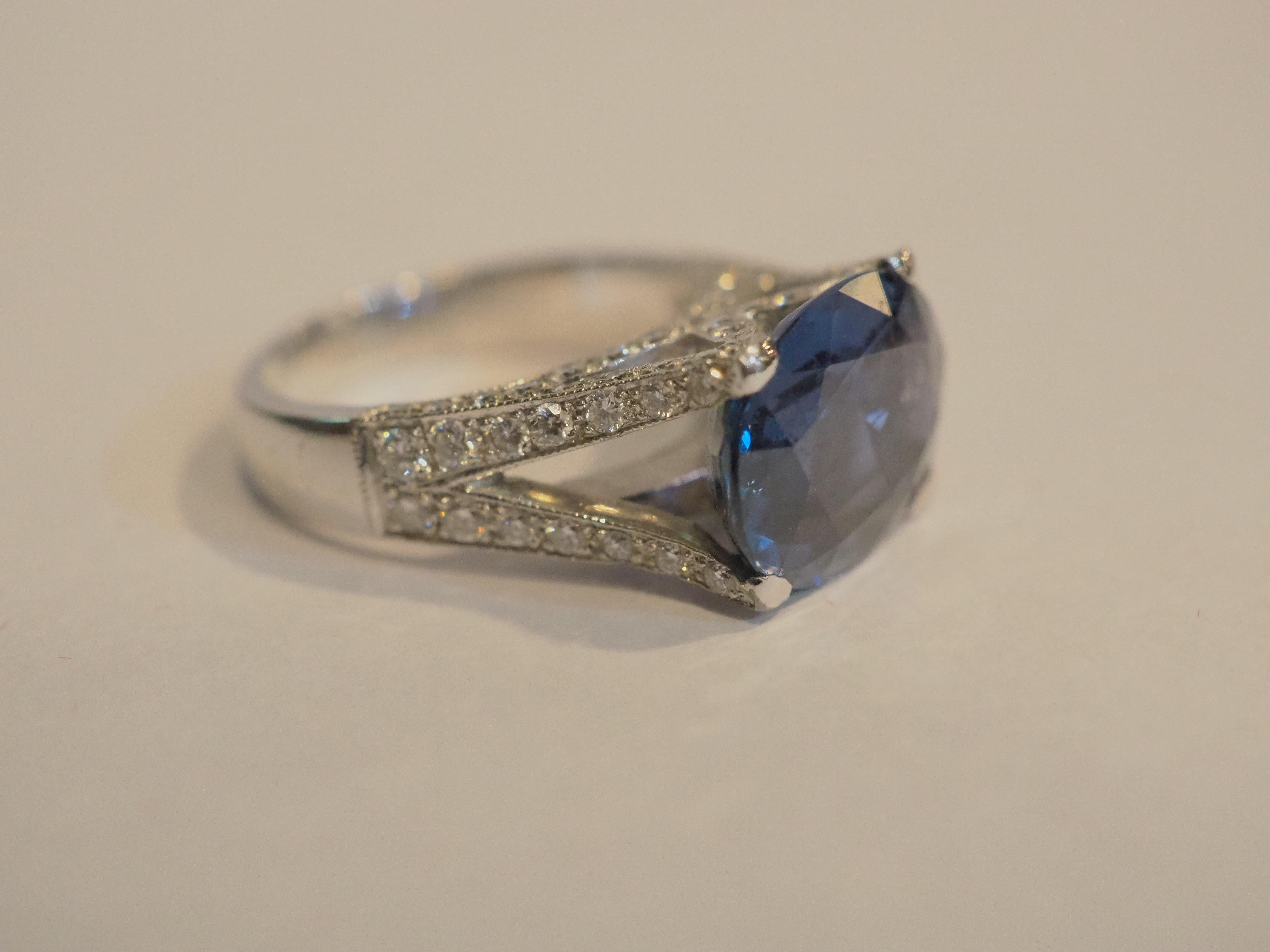 18k White Gold 6.07ct Blue Sapphire & 0.90ct Diamond Cocktail Ring For Sale 1