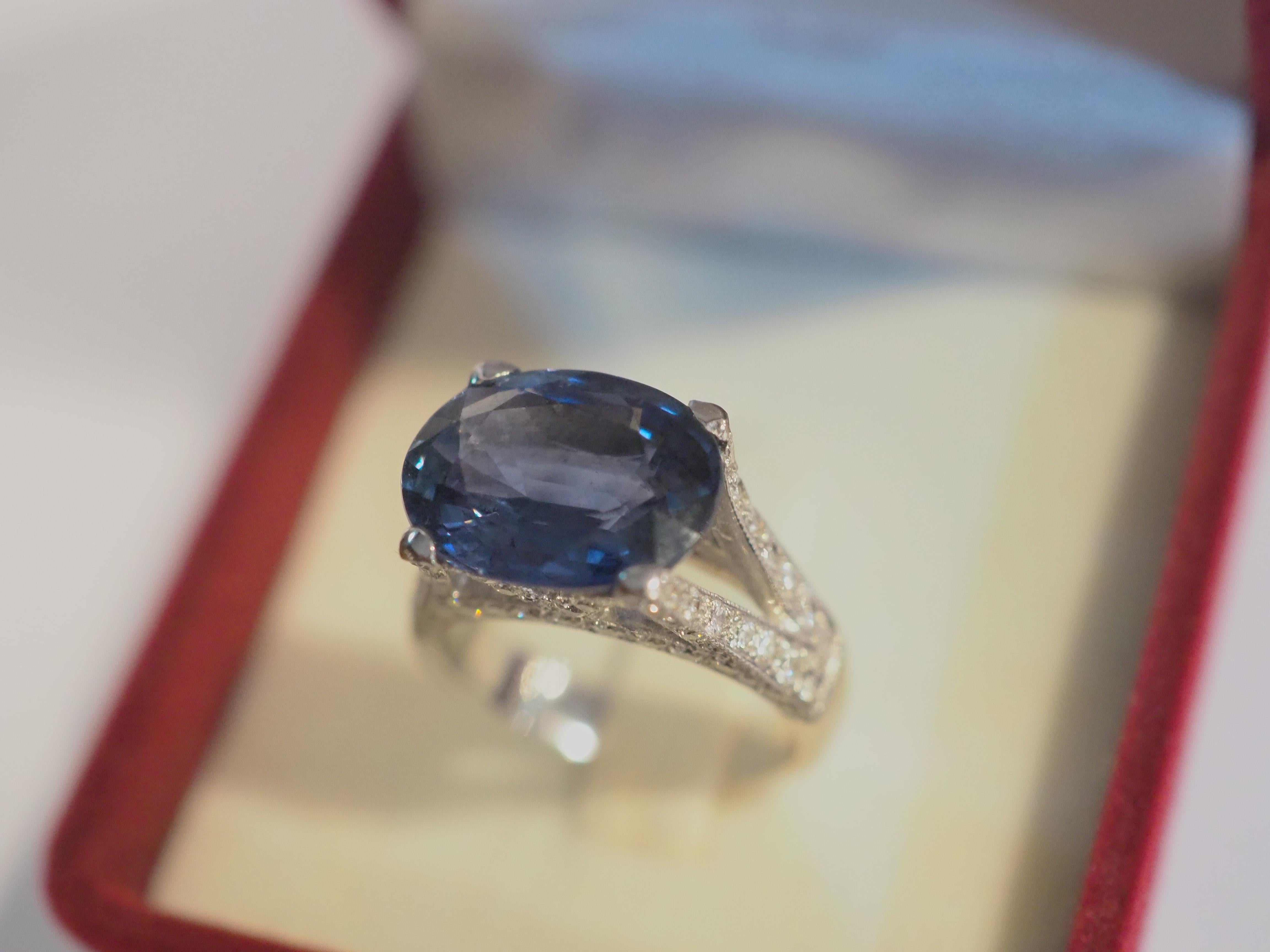 18k White Gold 6.07ct Blue Sapphire & 0.90ct Diamond Cocktail Ring For Sale 4