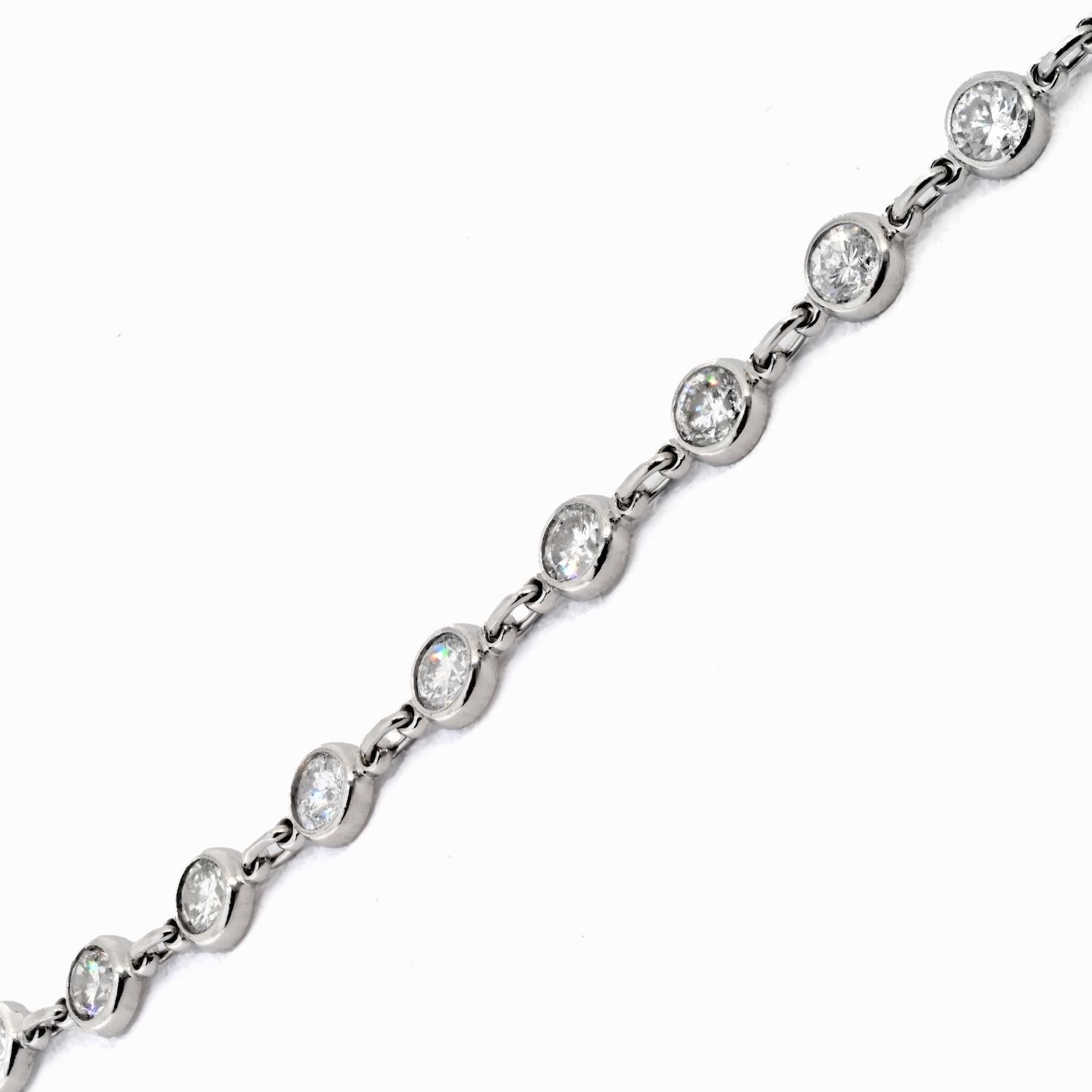 18K White Gold 6.17cttw Diamond By The Yard 16 Inch Chain Necklace In Excellent Condition For Sale In New York, NY