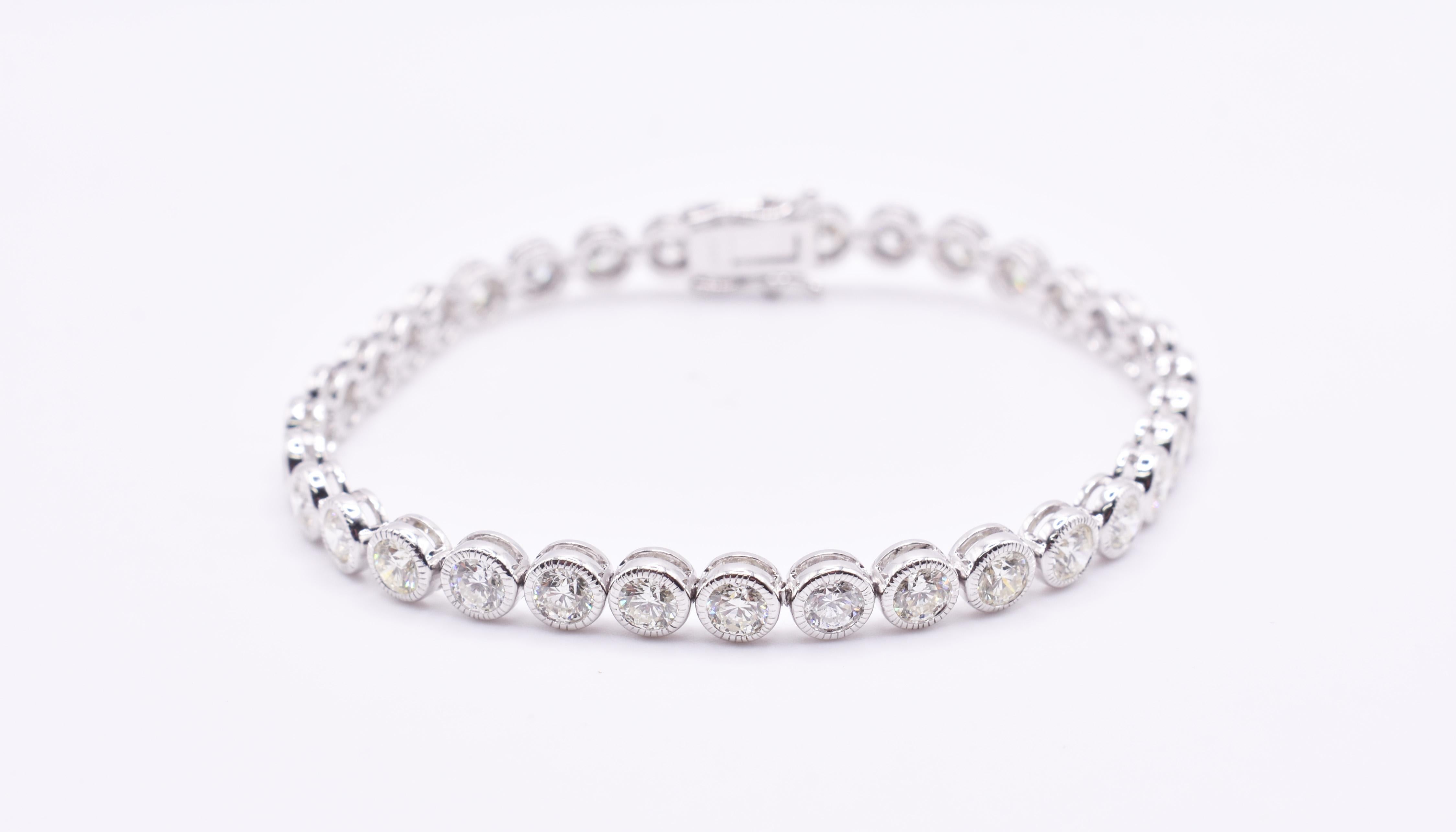 18K White Gold 6.25ct Diamond Bracelet In New Condition For Sale In Chelmsford, GB