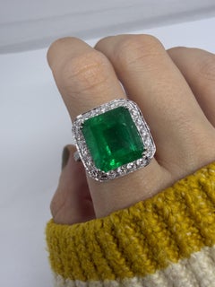 Anello in oro bianco 18K con smeraldo e diamanti da 6,58 carati - Taglia 7