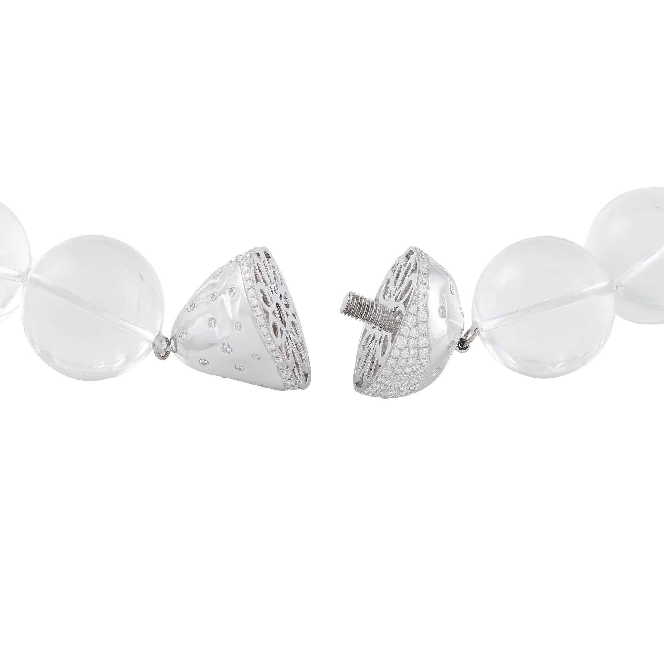 Taglio rotondo Collana in oro bianco 18K con diamanti e cristalli di rocca da 6,58 carati MF01-071025 in vendita