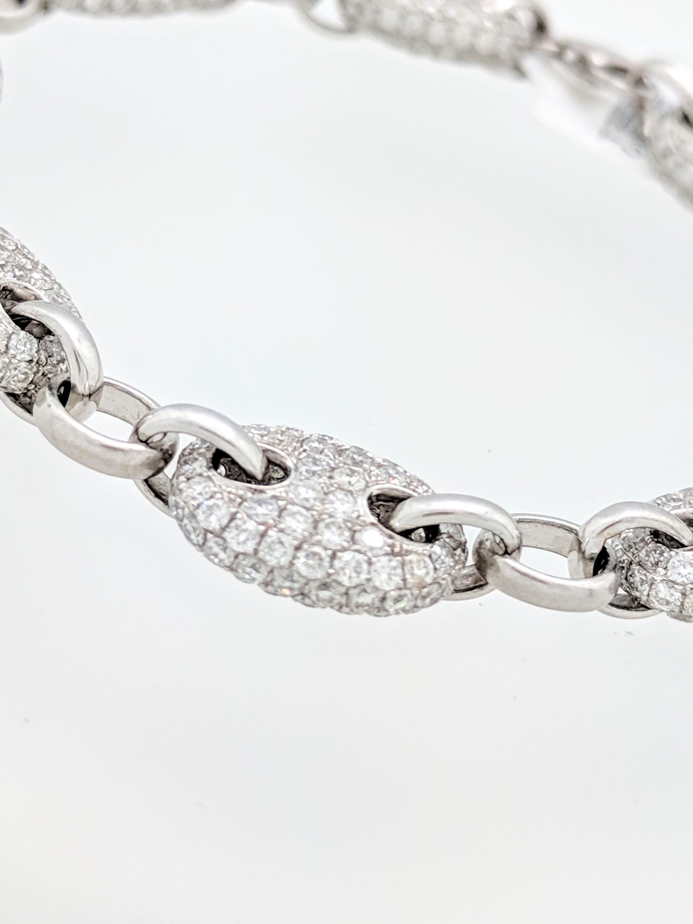 18 Karat White Gold 6.88 Carat Gucci Link Diamond Tennis Bracelet For Sale 1