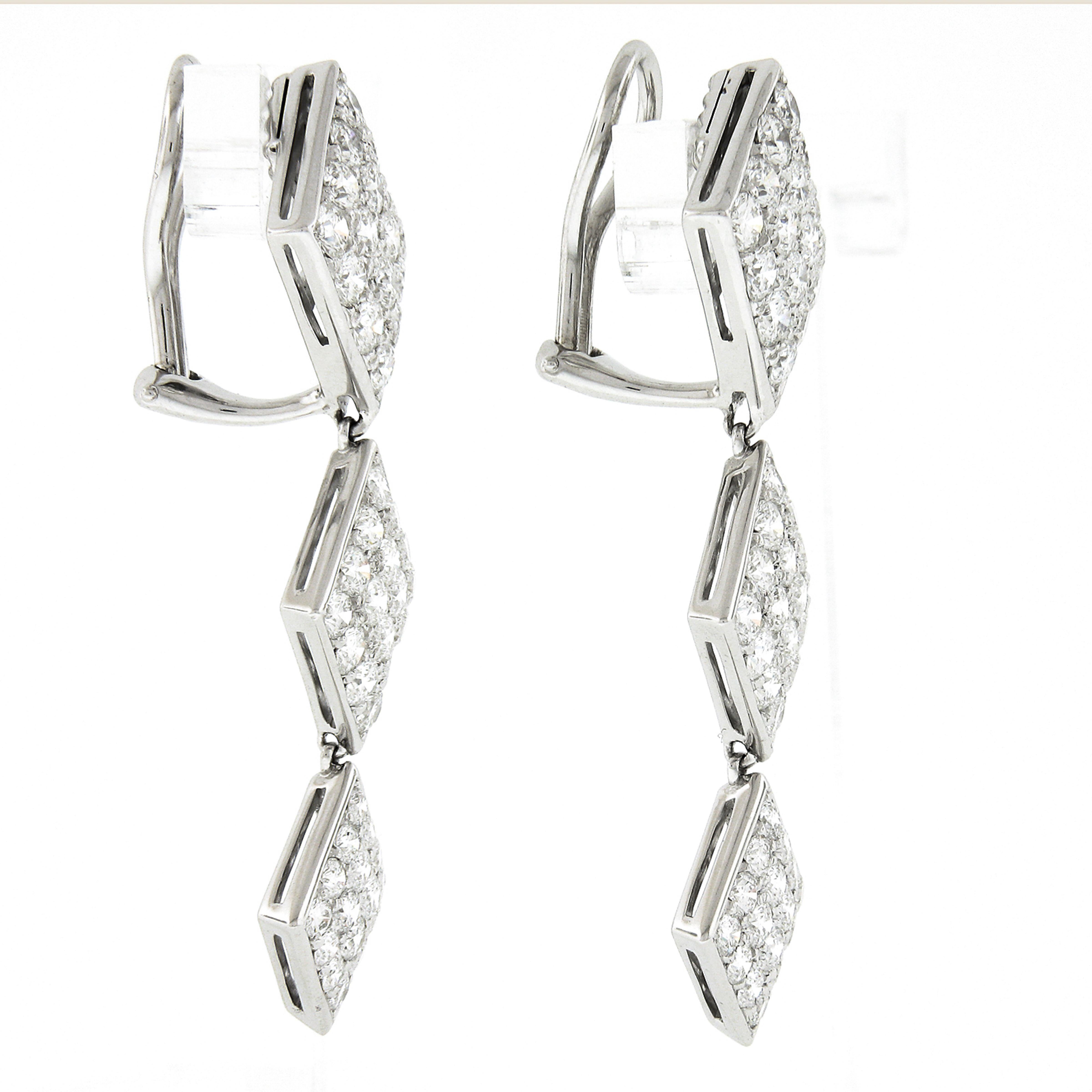 18k White Gold 6ctw Pave VVS E Diamond Graduated Drop Square Dangle Earrings In Excellent Condition For Sale In Montclair, NJ