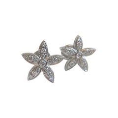 18k White Gold 7 Diamond Flower Earring