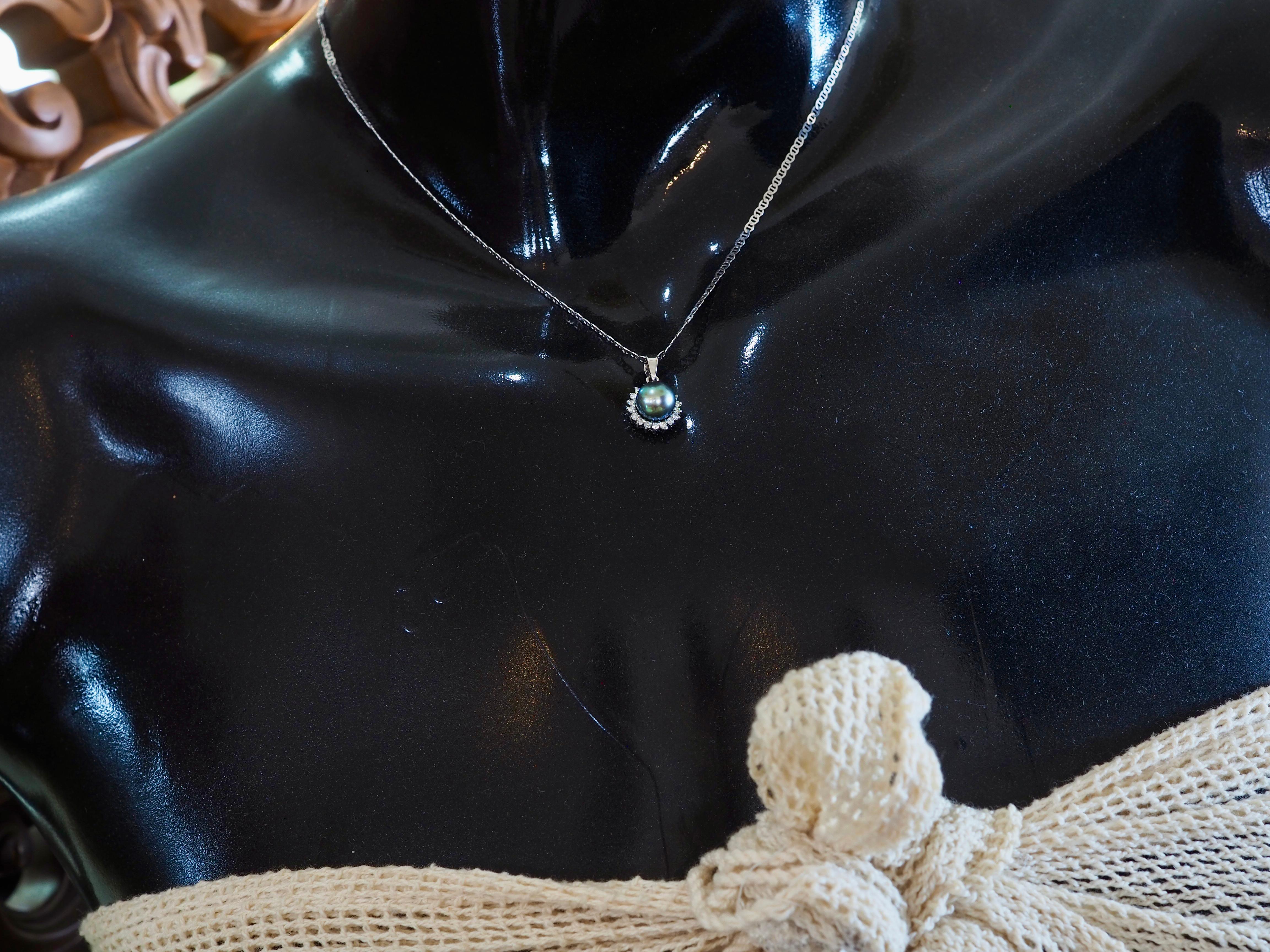 18K White Gold 7 mm Greenish Black Tahitian Pearl & 0.17 Diamond Pendant For Sale 2