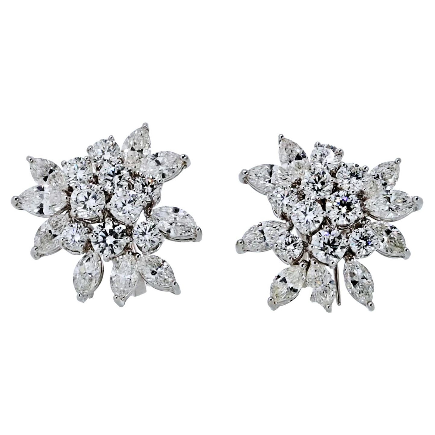 Boucles d'oreilles en or blanc 18K avec diamants ronds et taillés en marquise 7.00cttw